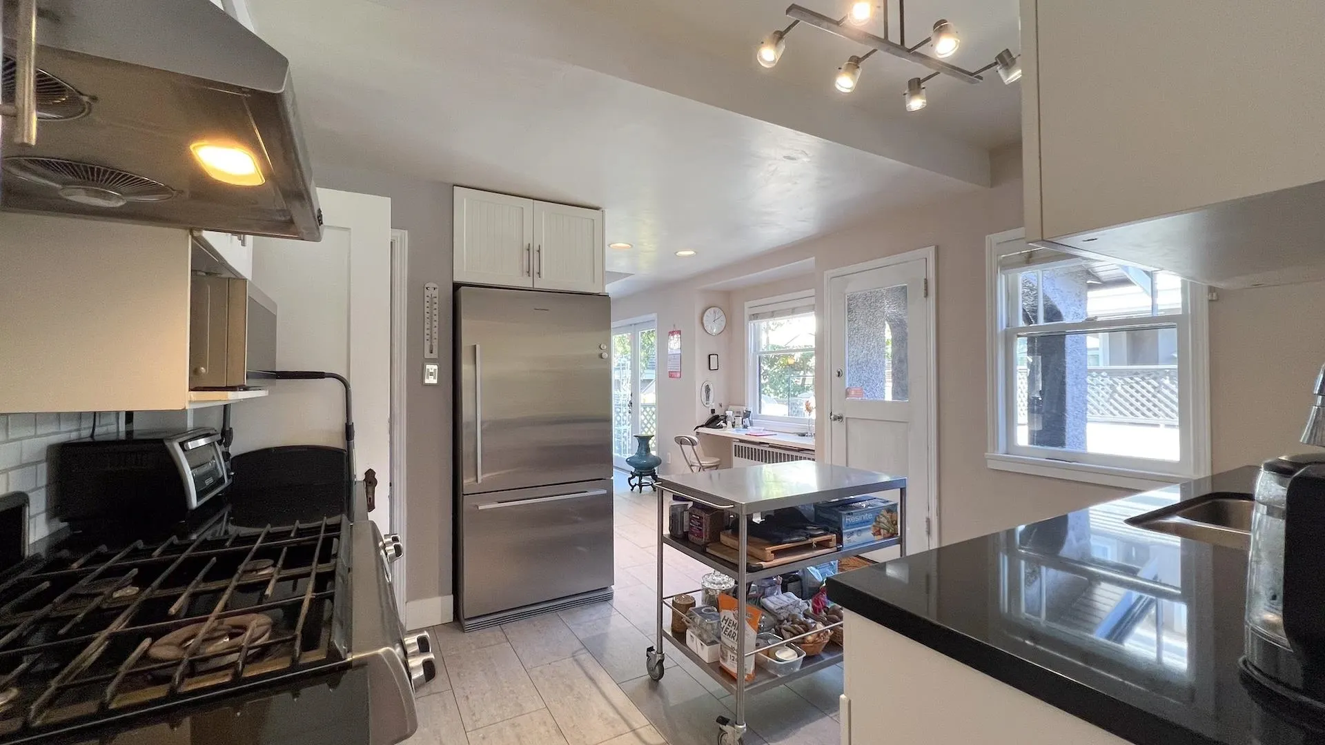 3090 Discovery Street