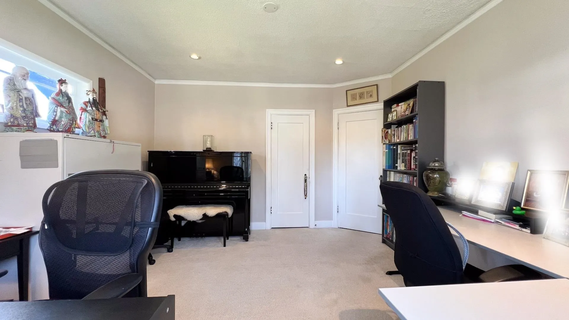3090 Discovery Street