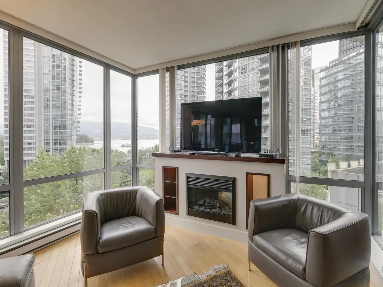 601 1228 W Hastings Street