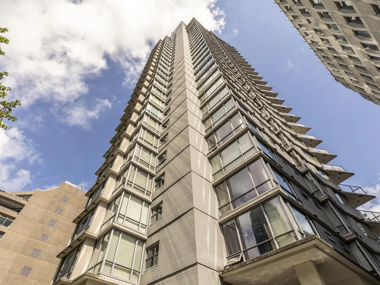 601 1228 W Hastings Street