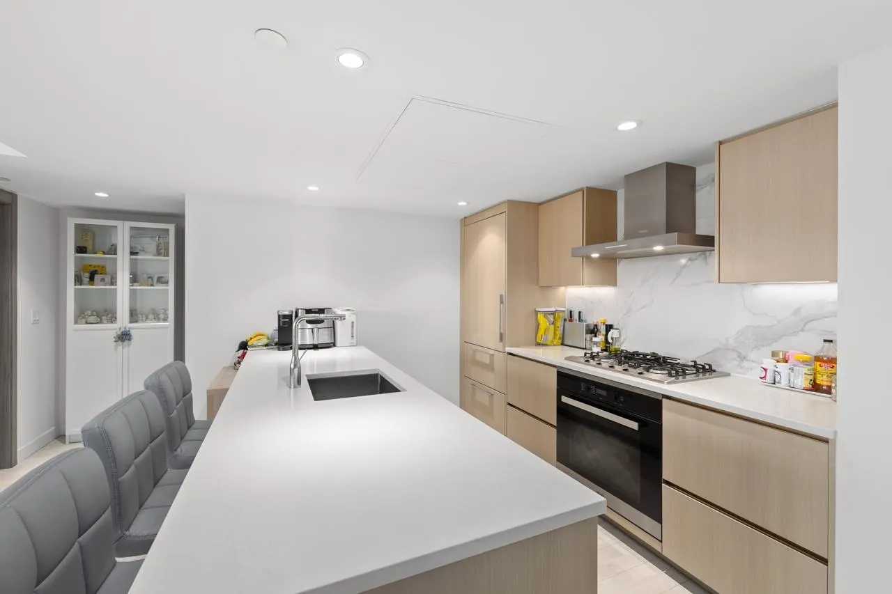 1281 8608 Hazelbridge Way