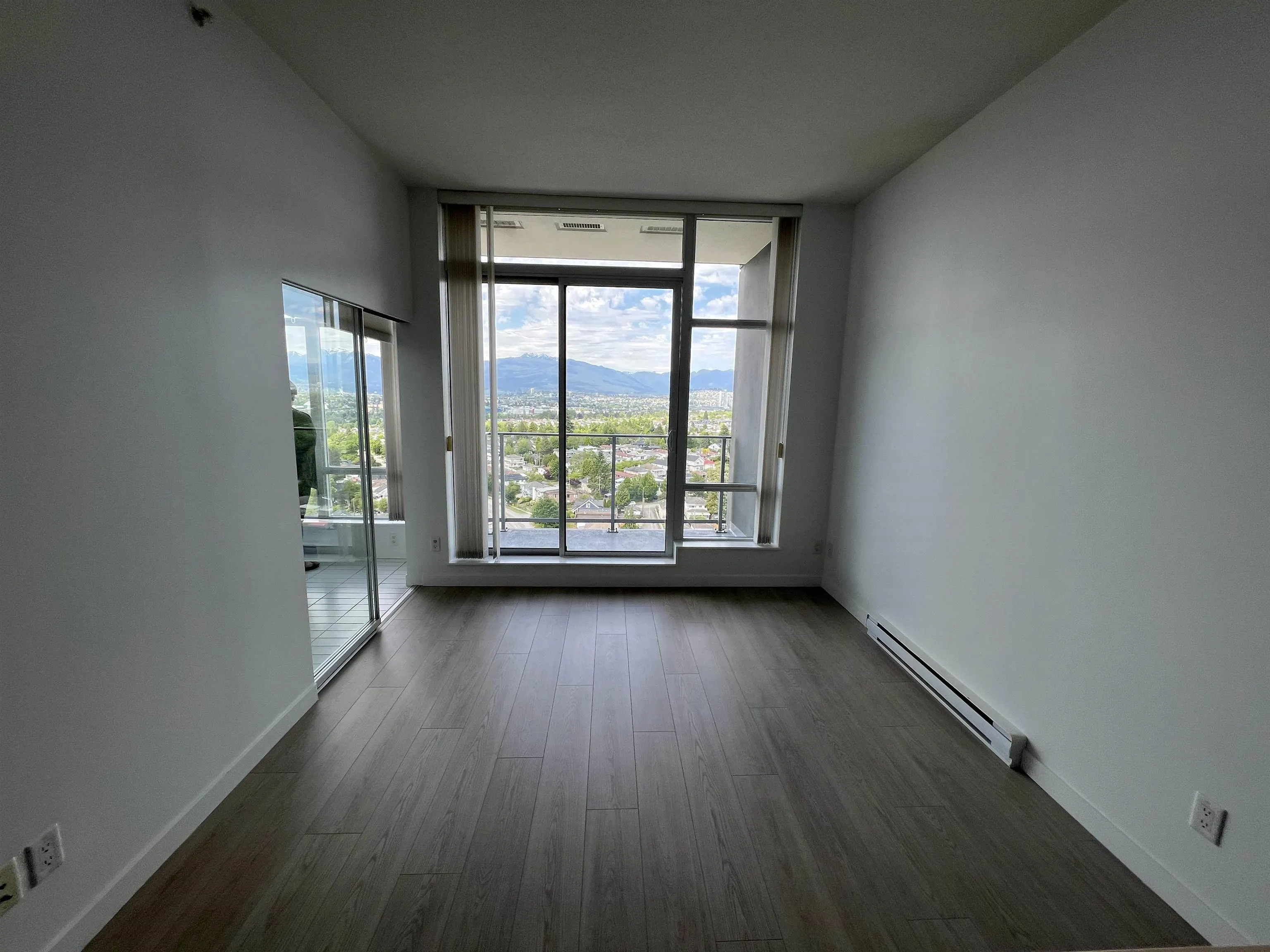 2303 4815 Eldorado Mews