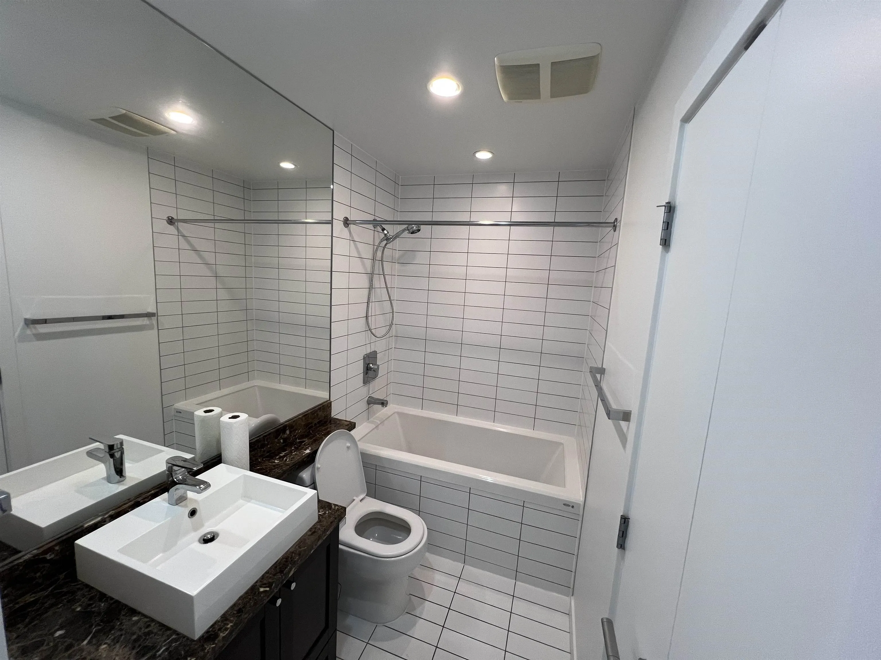 2303 4815 Eldorado Mews