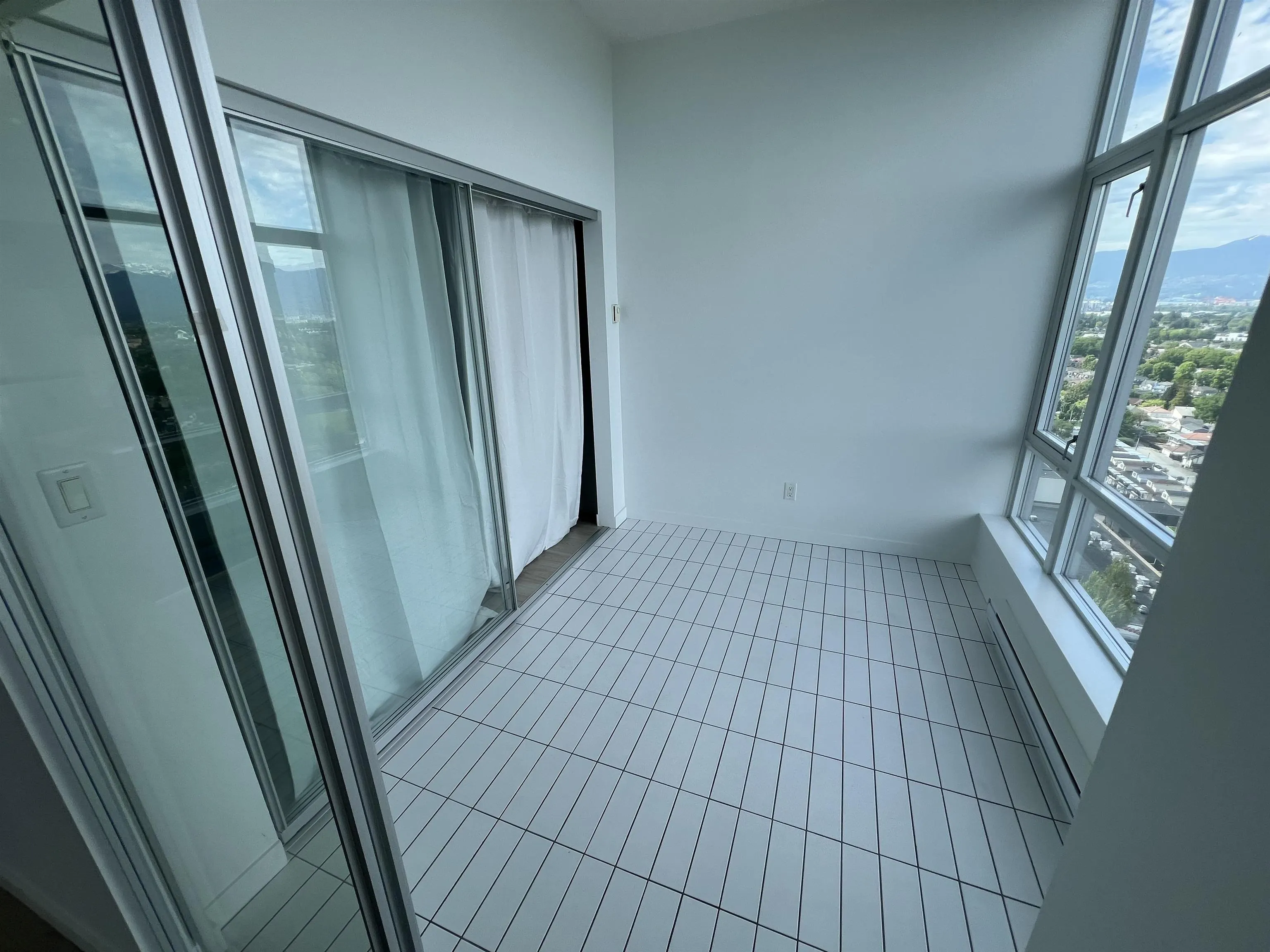 2303 4815 Eldorado Mews