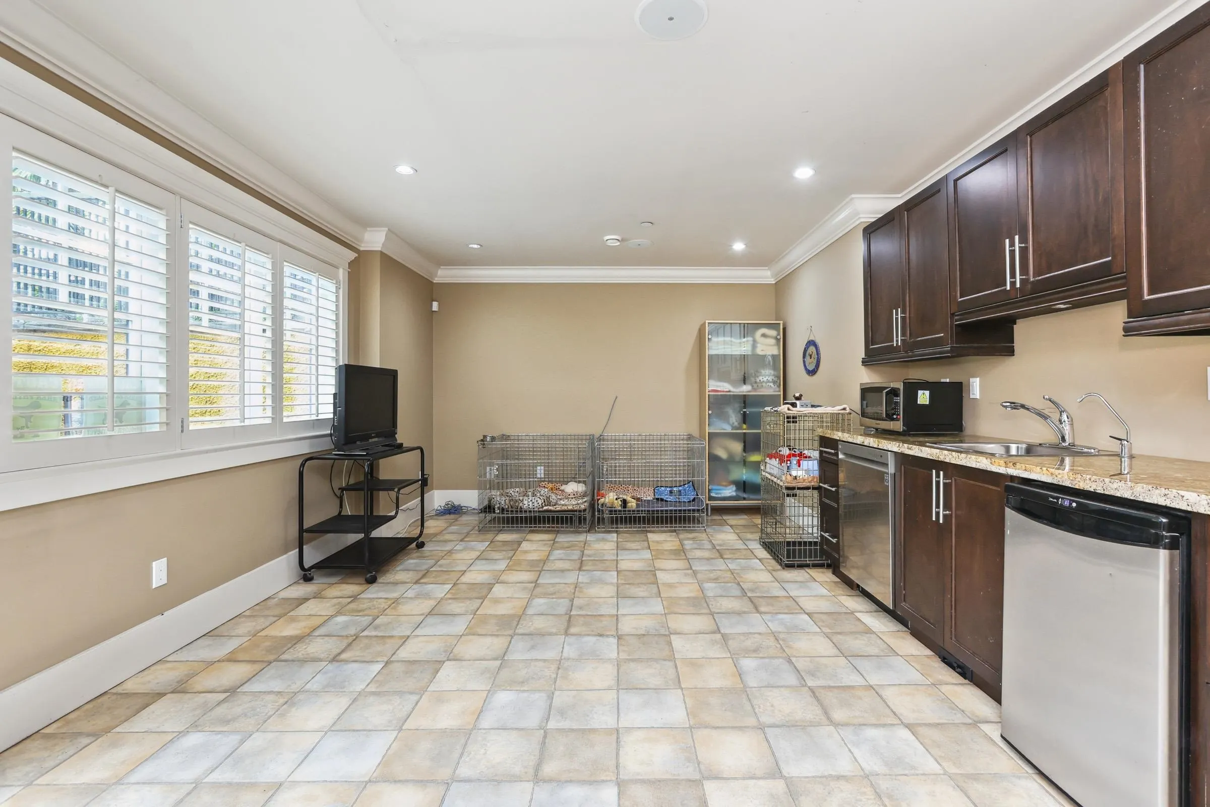 3593 Mackenzie Street