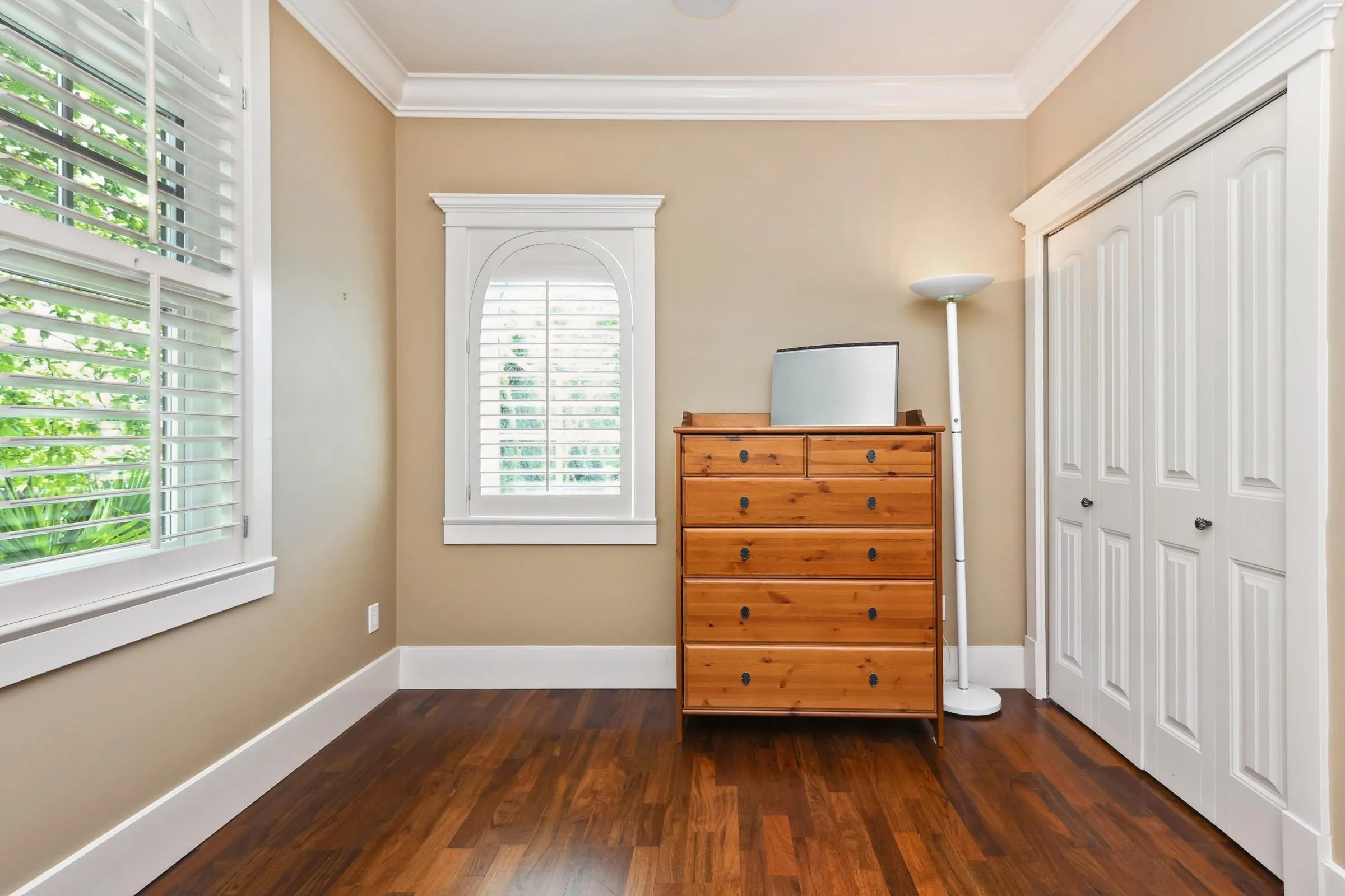 3593 Mackenzie Street