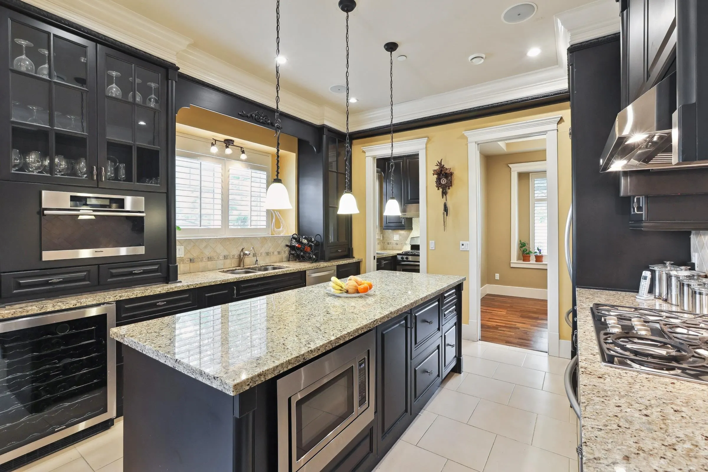 3593 Mackenzie Street