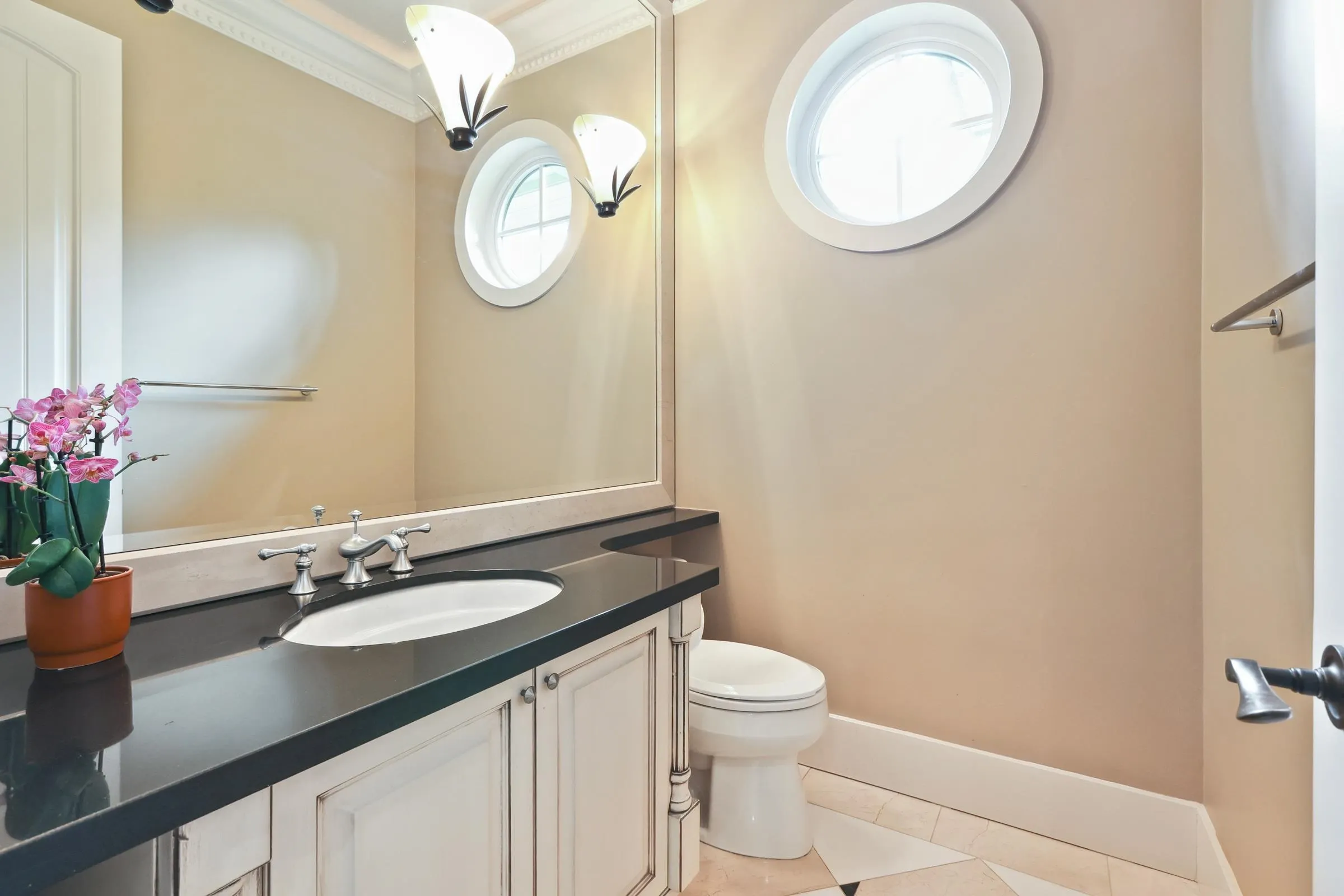 3593 Mackenzie Street