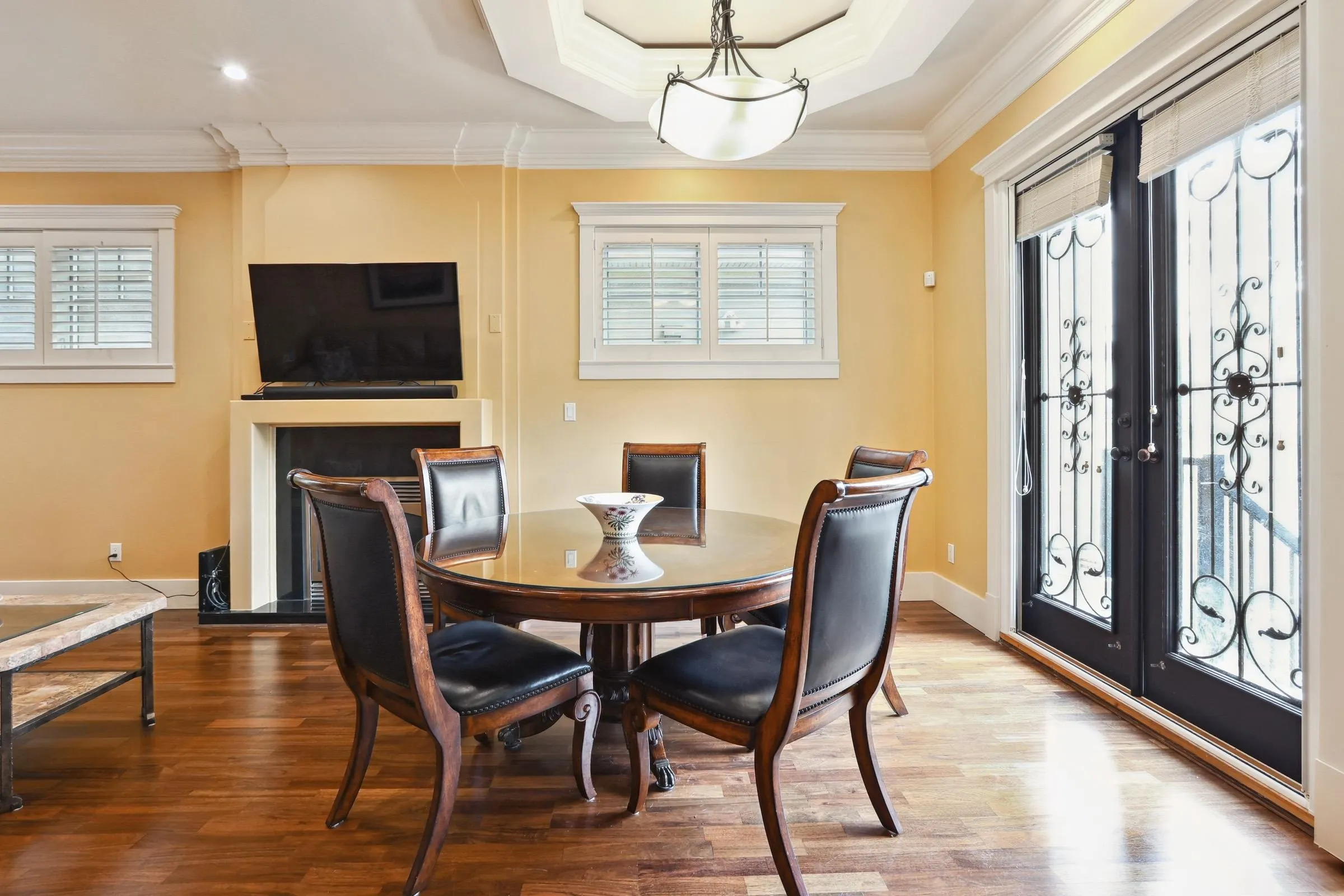 3593 Mackenzie Street