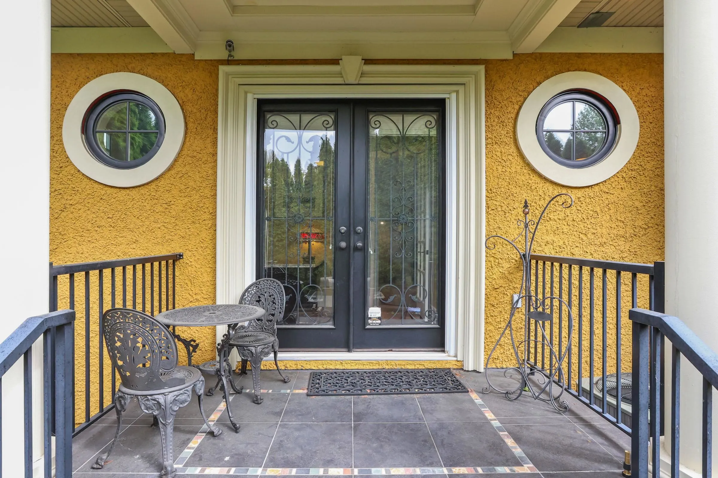 3593 Mackenzie Street