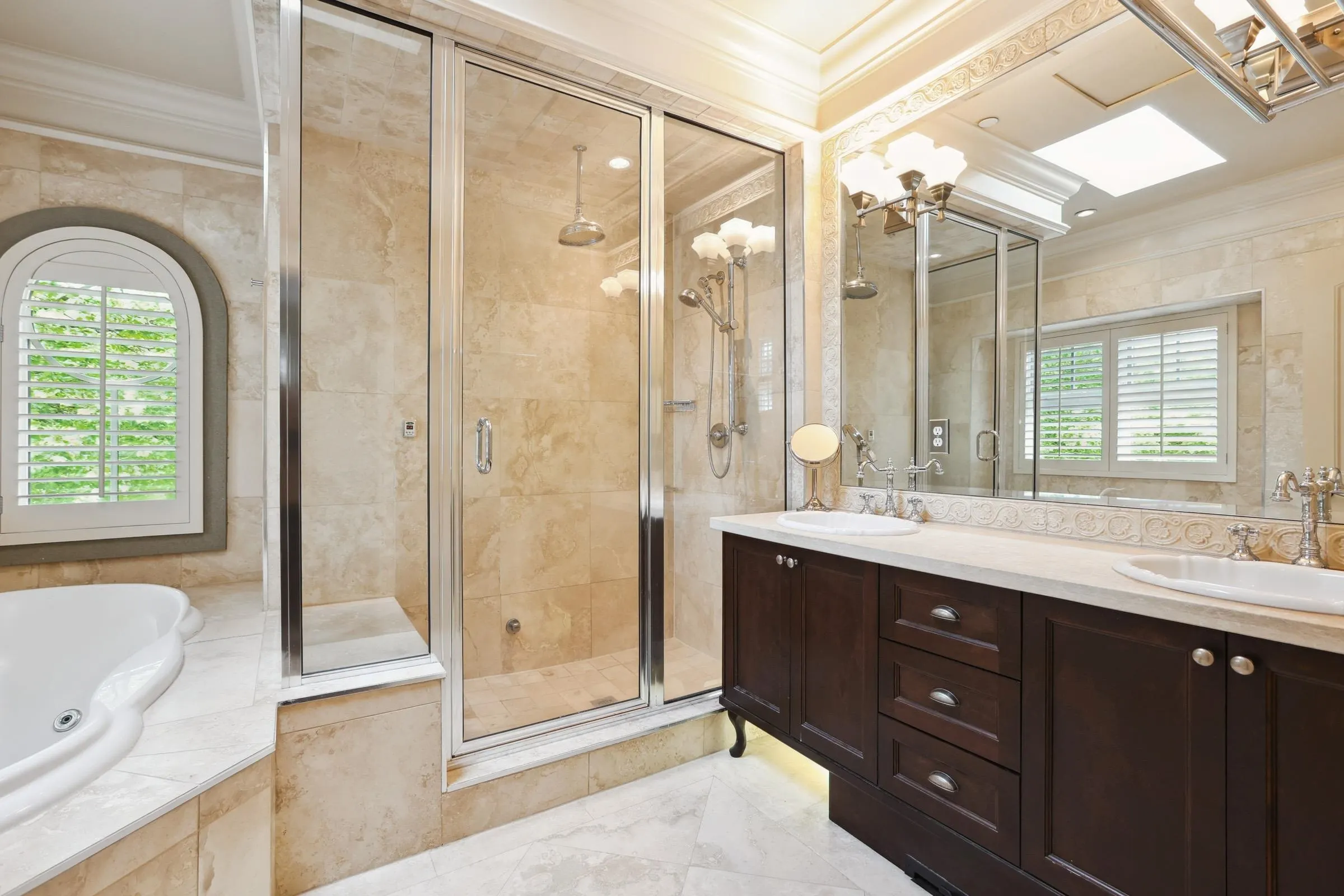 3593 Mackenzie Street