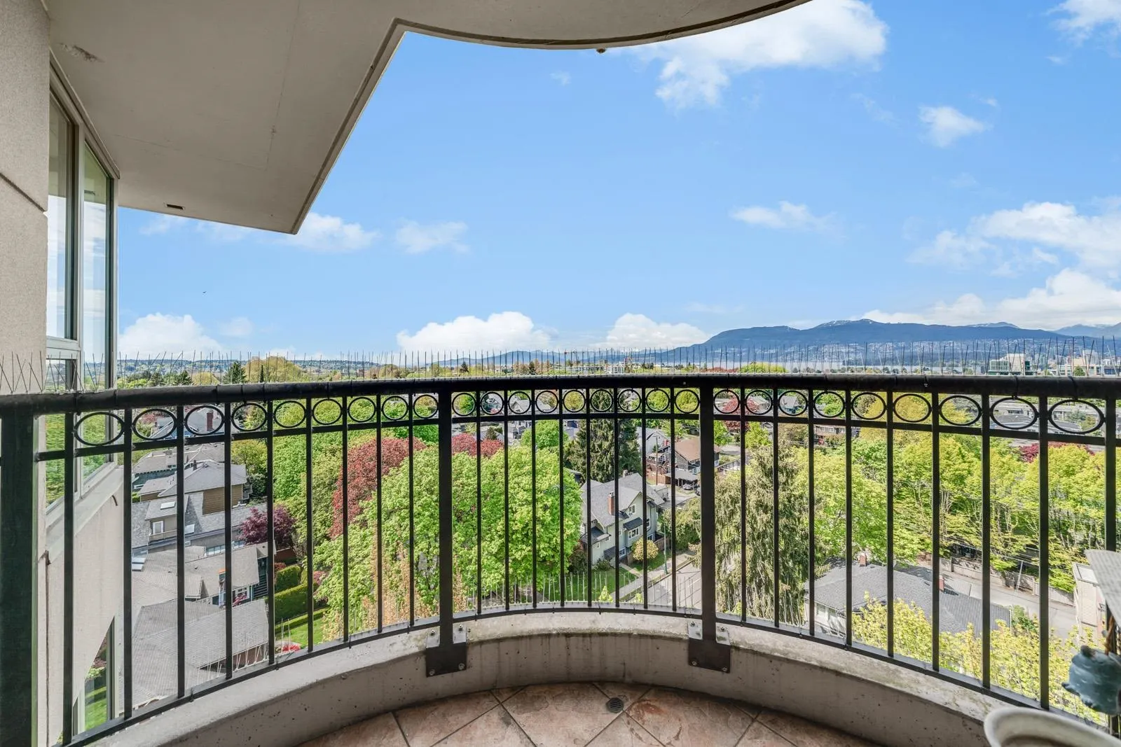 1000 1788 W 13th Avenue