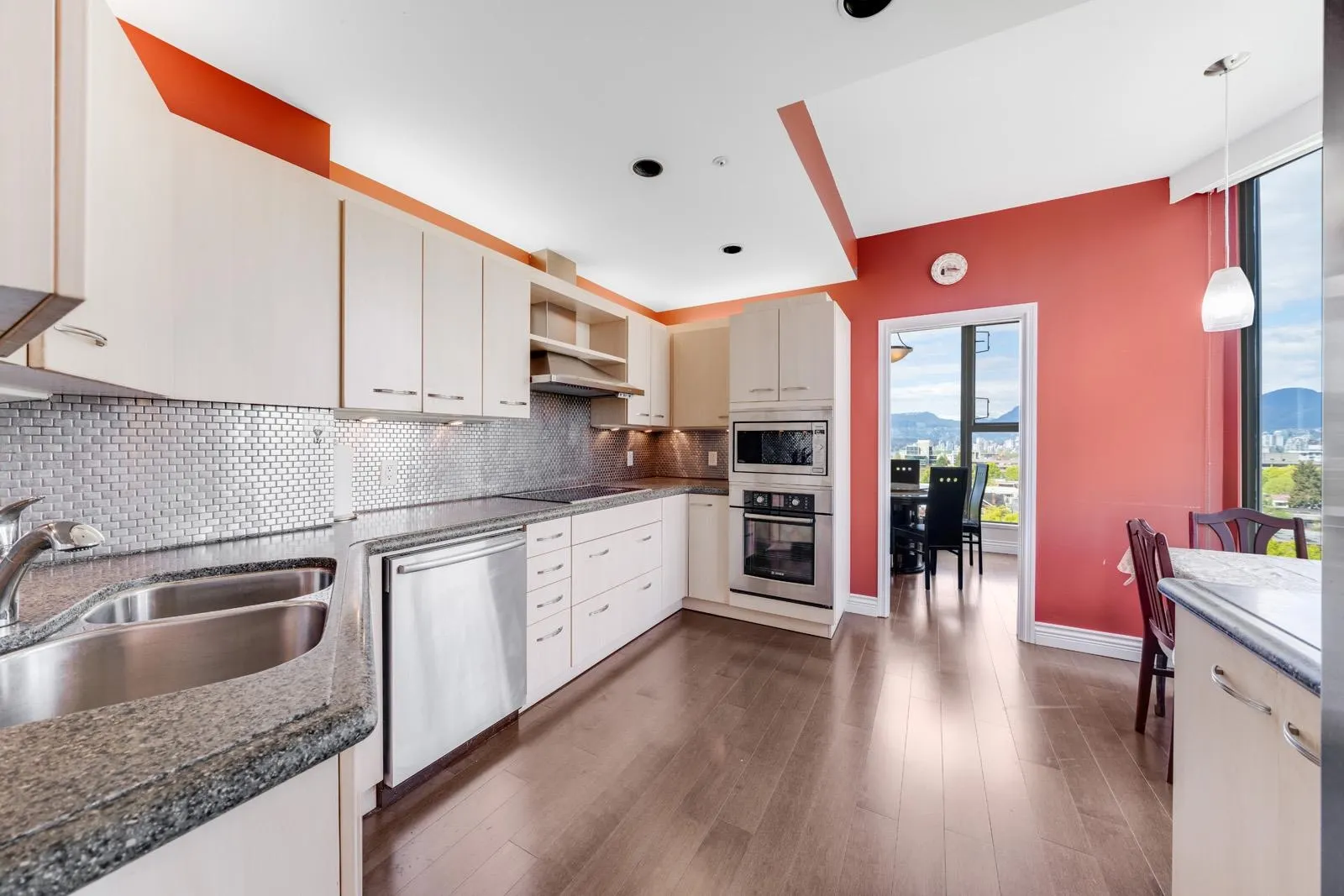 1000 1788 W 13th Avenue