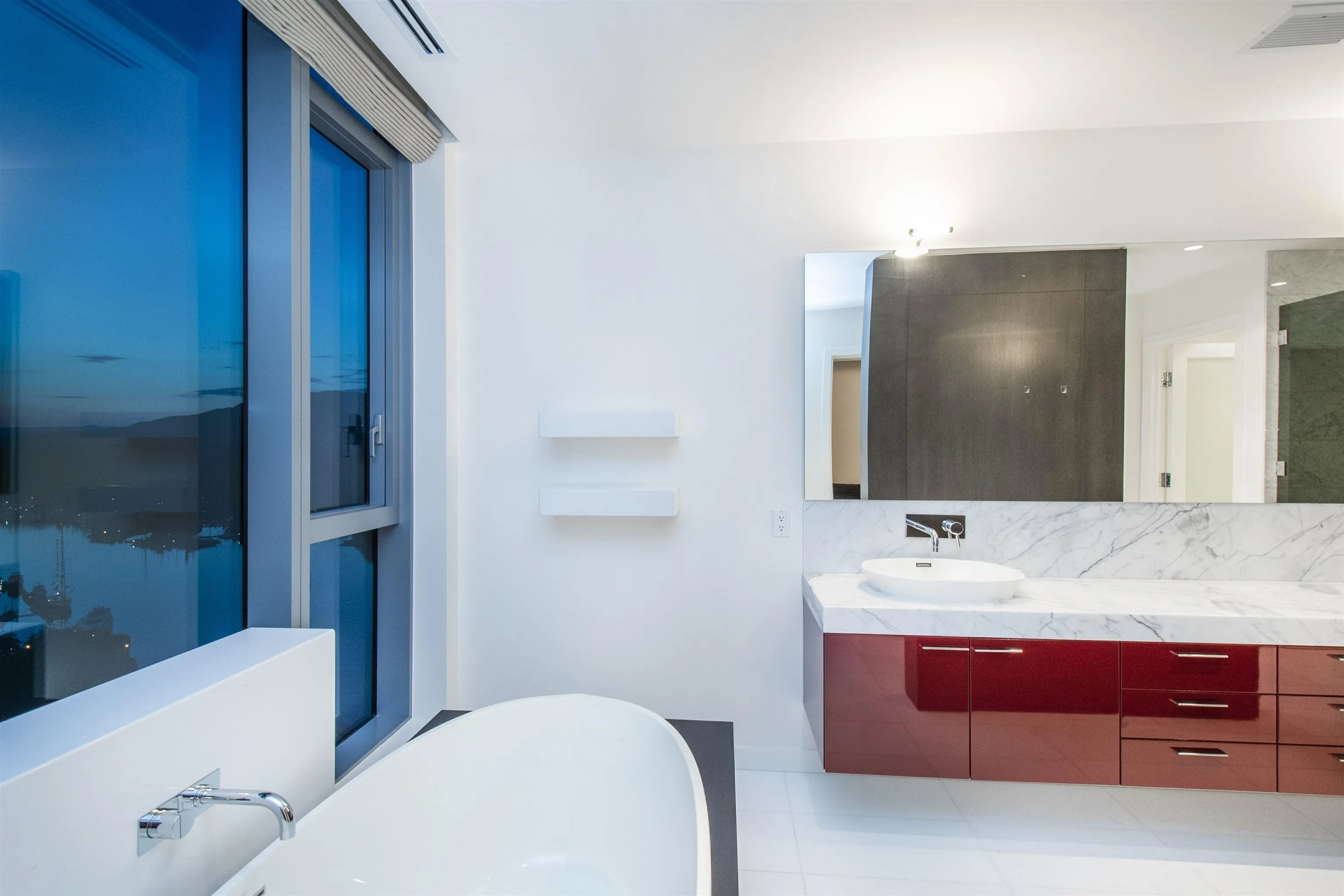 2601 277 Thurlow Street