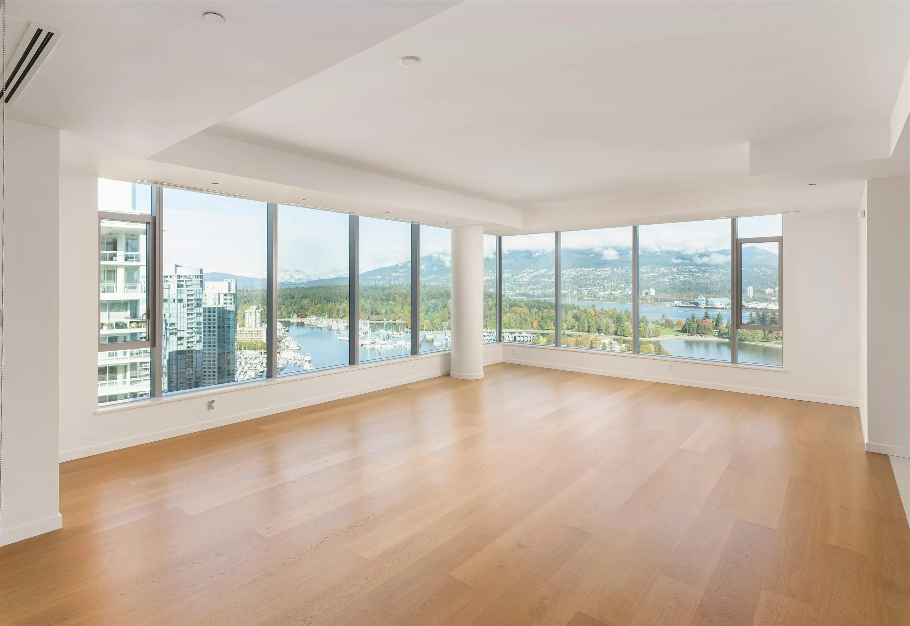 2601 277 Thurlow Street