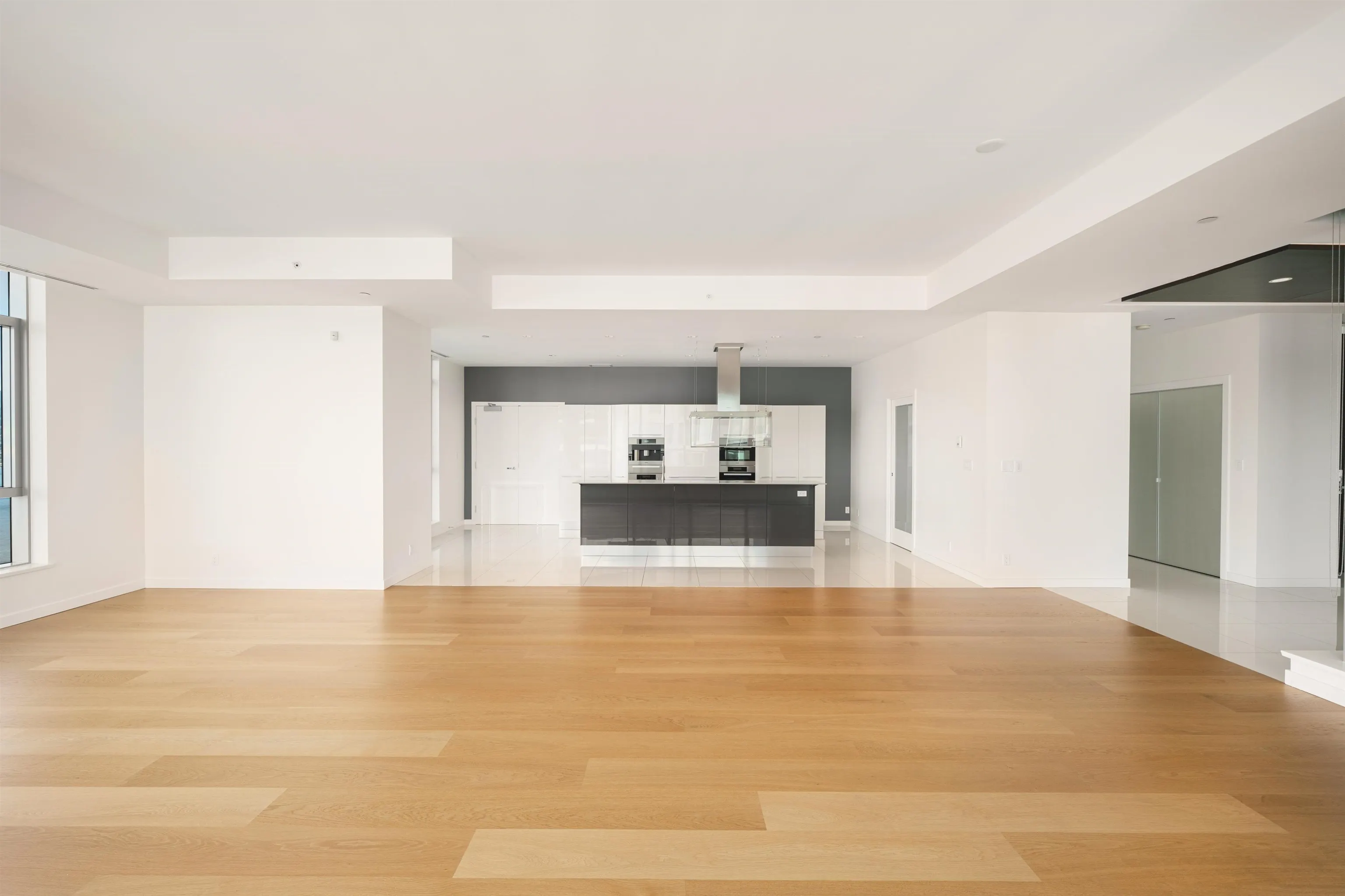 2601 277 Thurlow Street