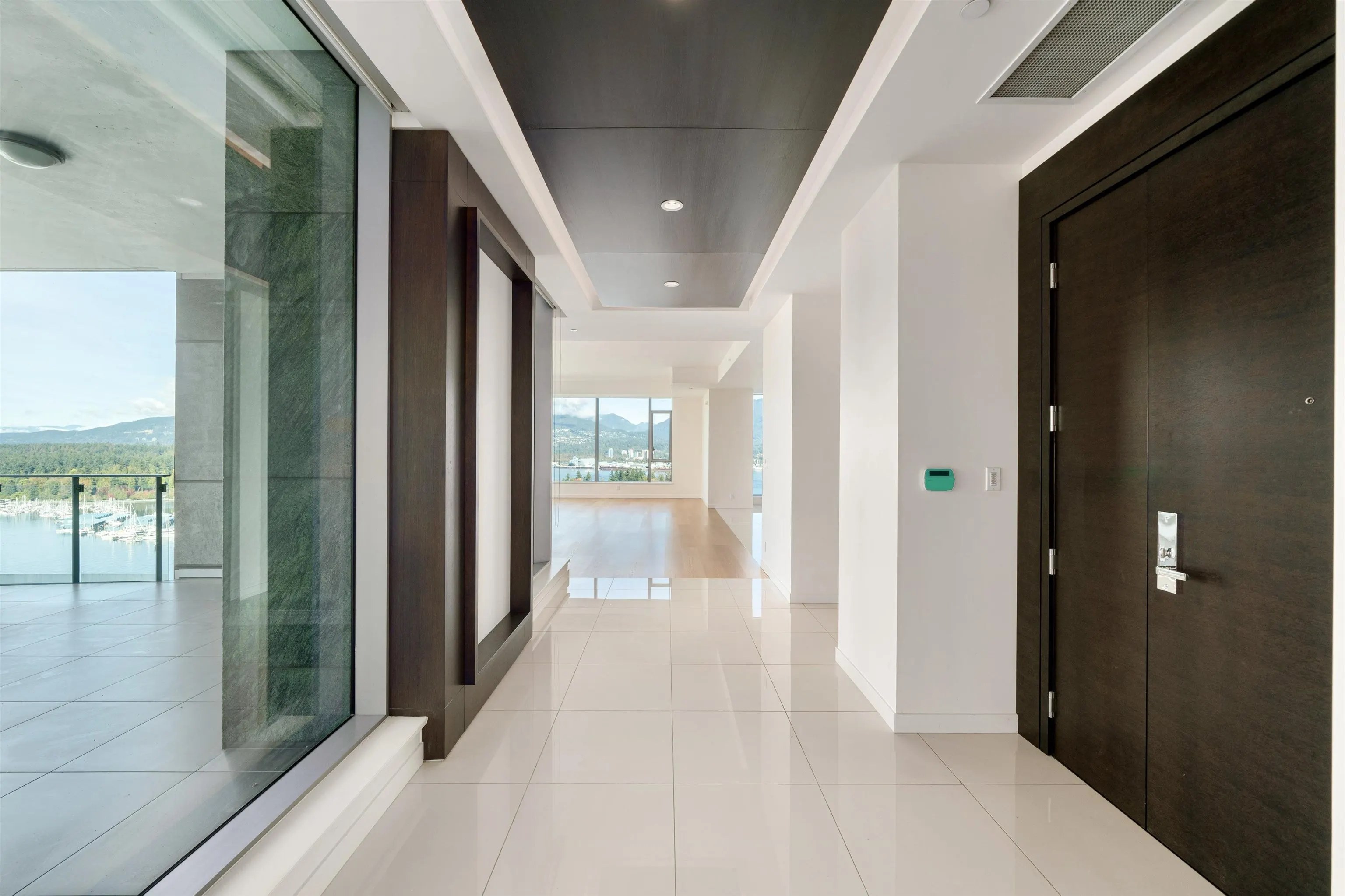 2601 277 Thurlow Street