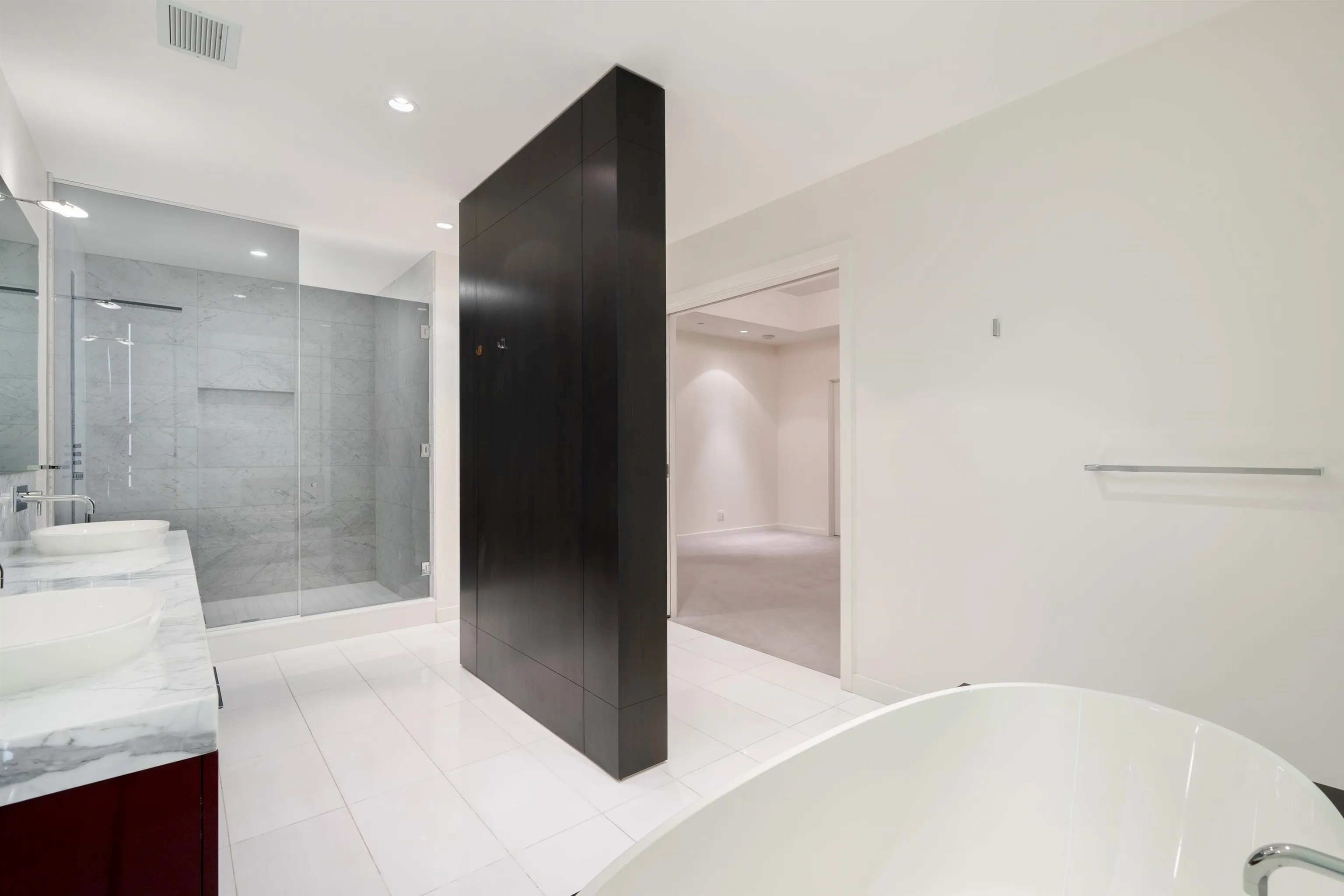 2601 277 Thurlow Street