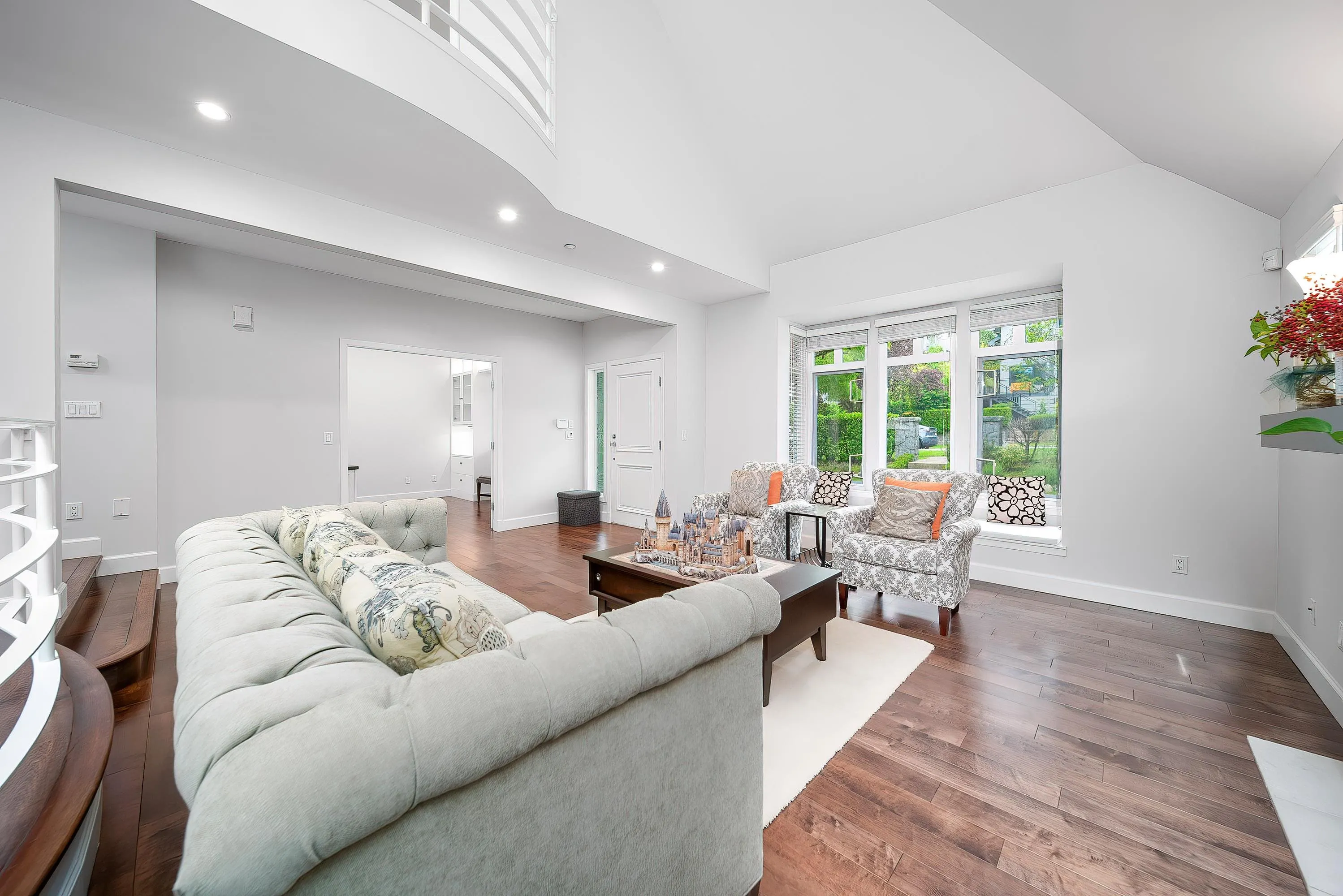 2716 W 37th Avenue