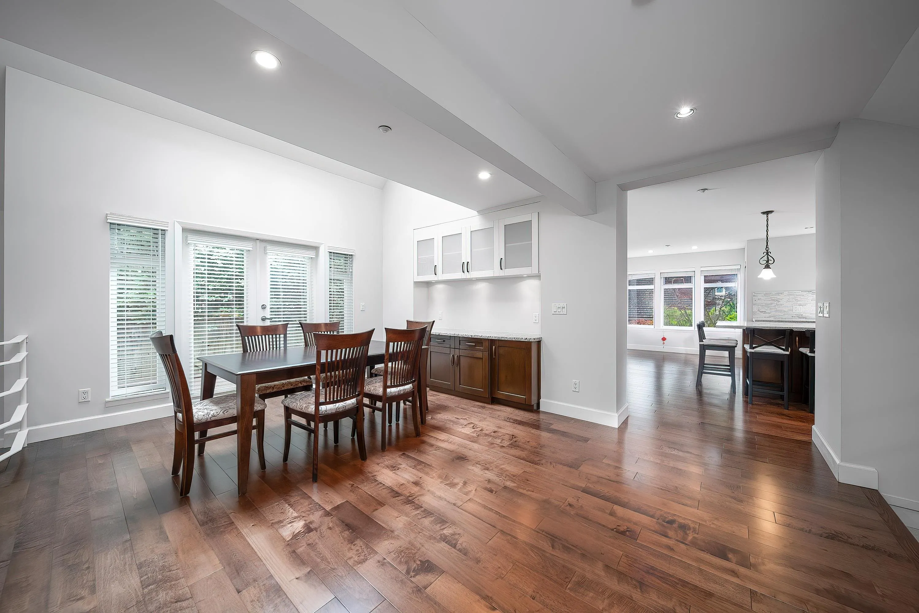 2716 W 37th Avenue
