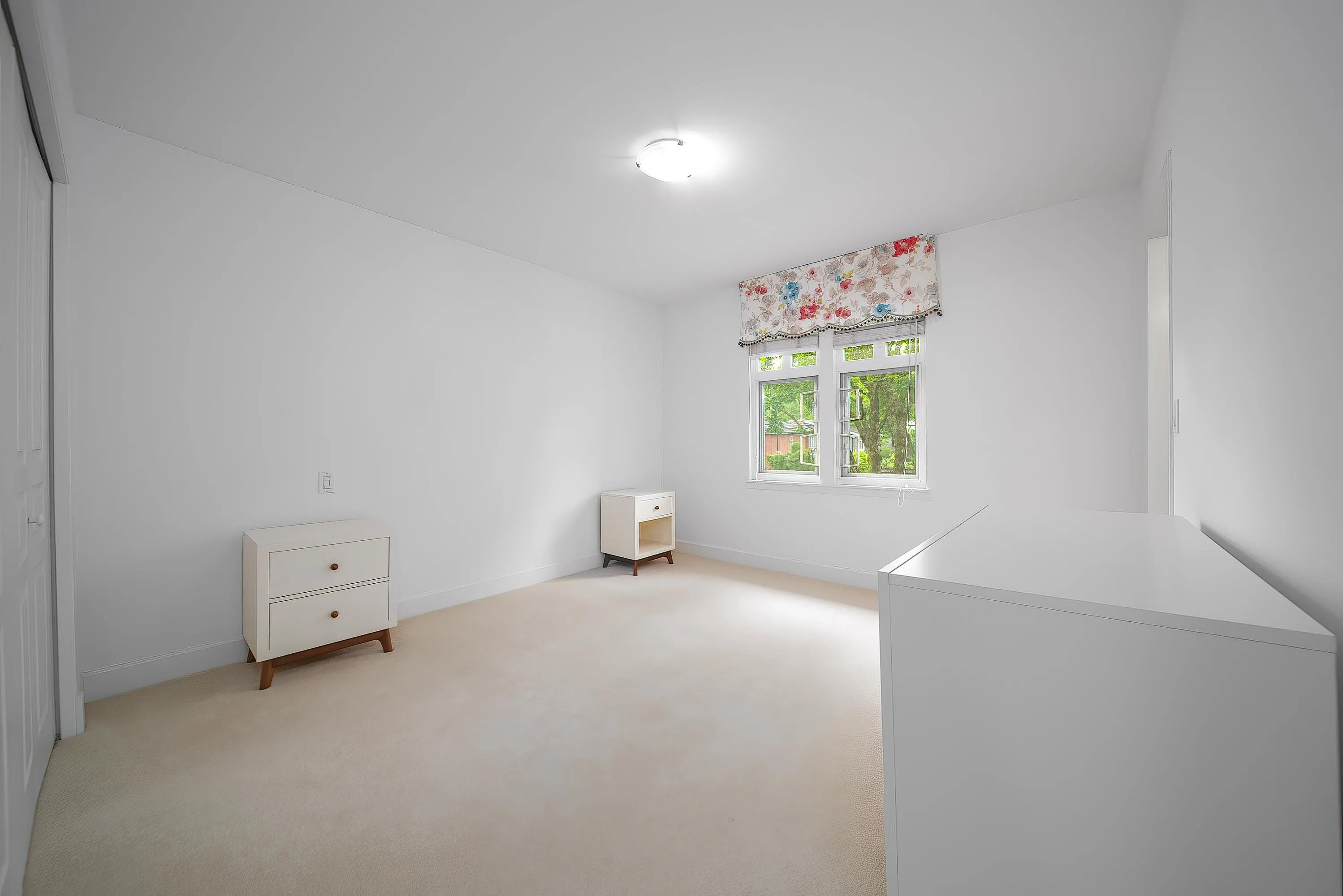 2716 W 37th Avenue