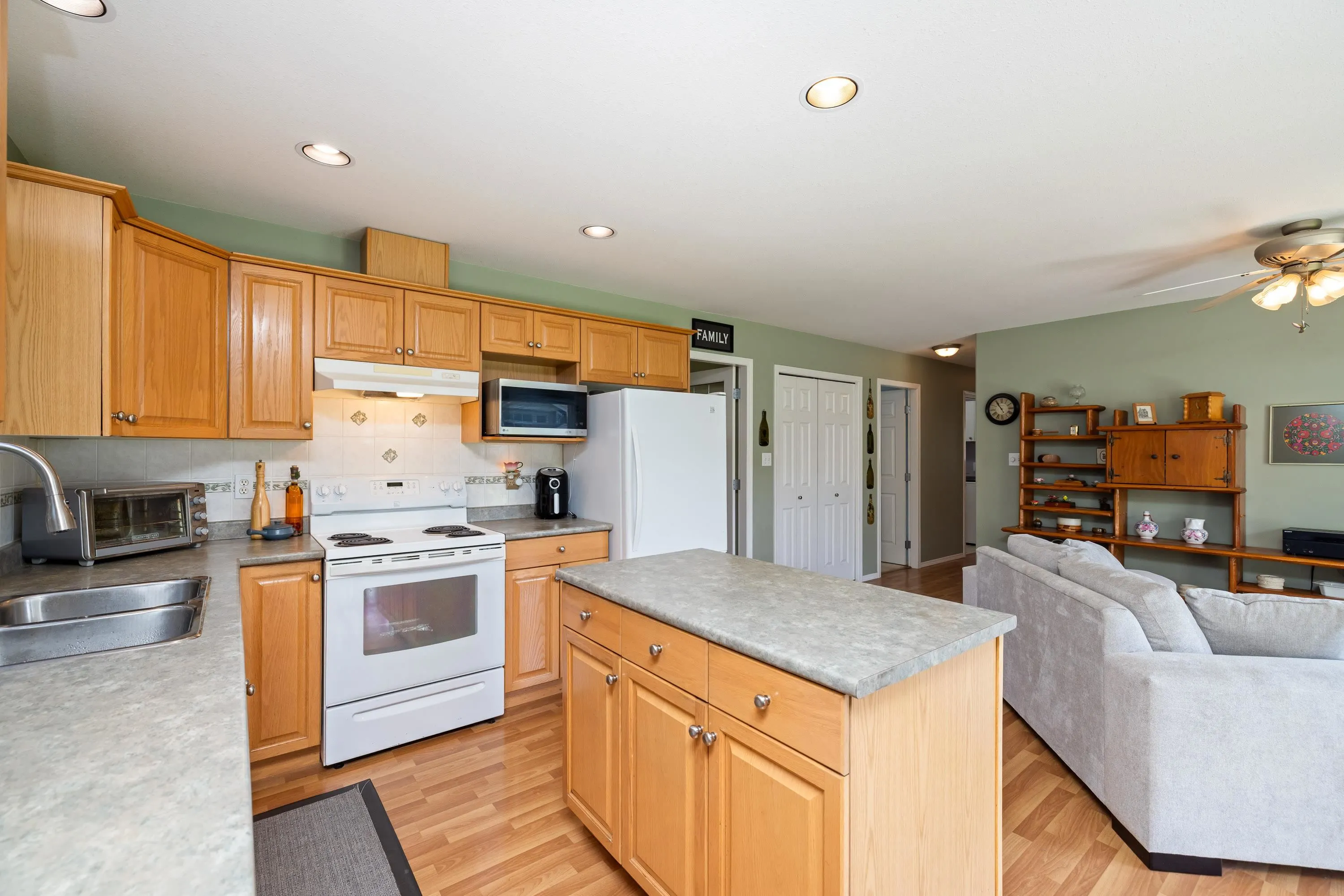 46492 Ranchero Drive