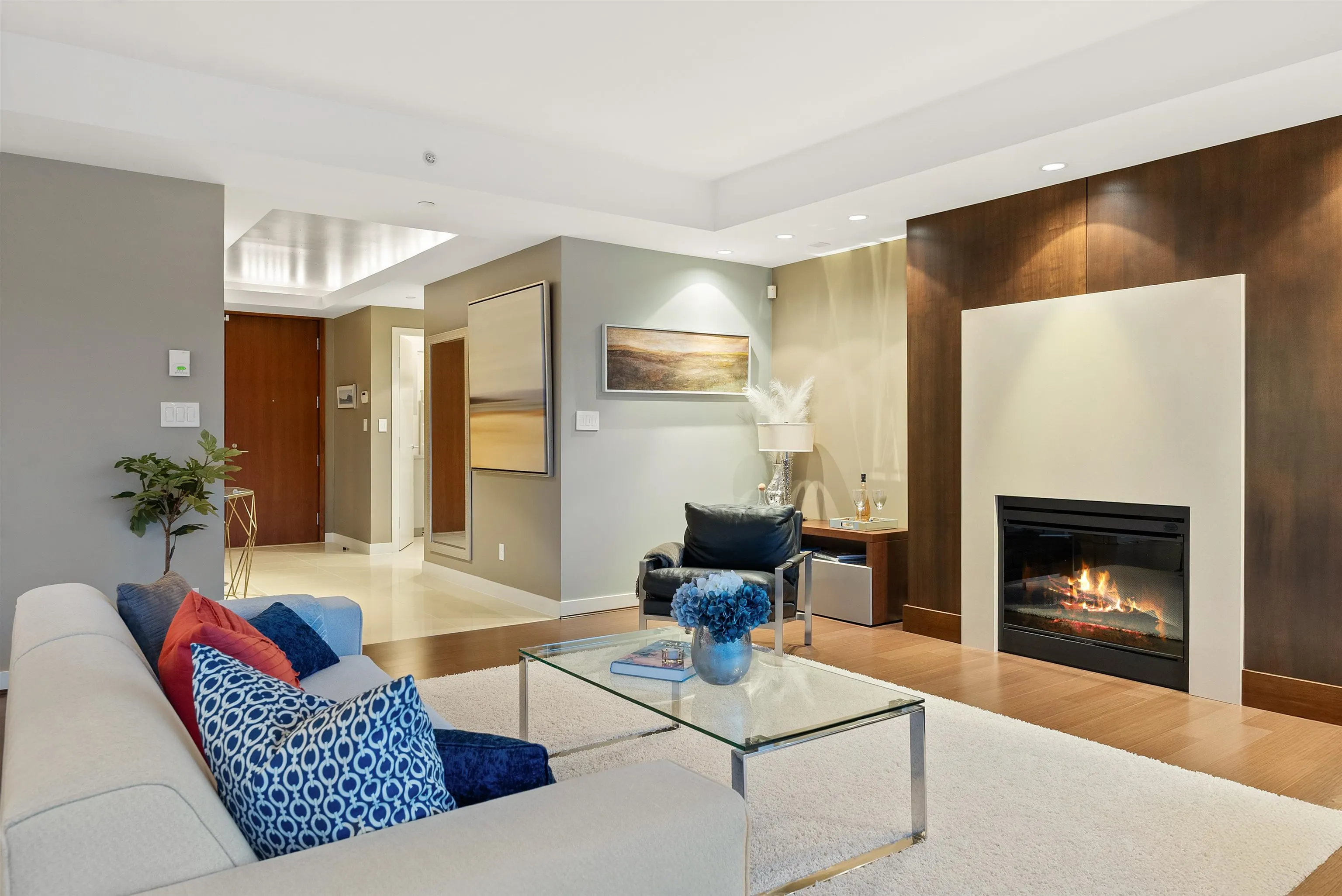2202 1139 W Cordova Street