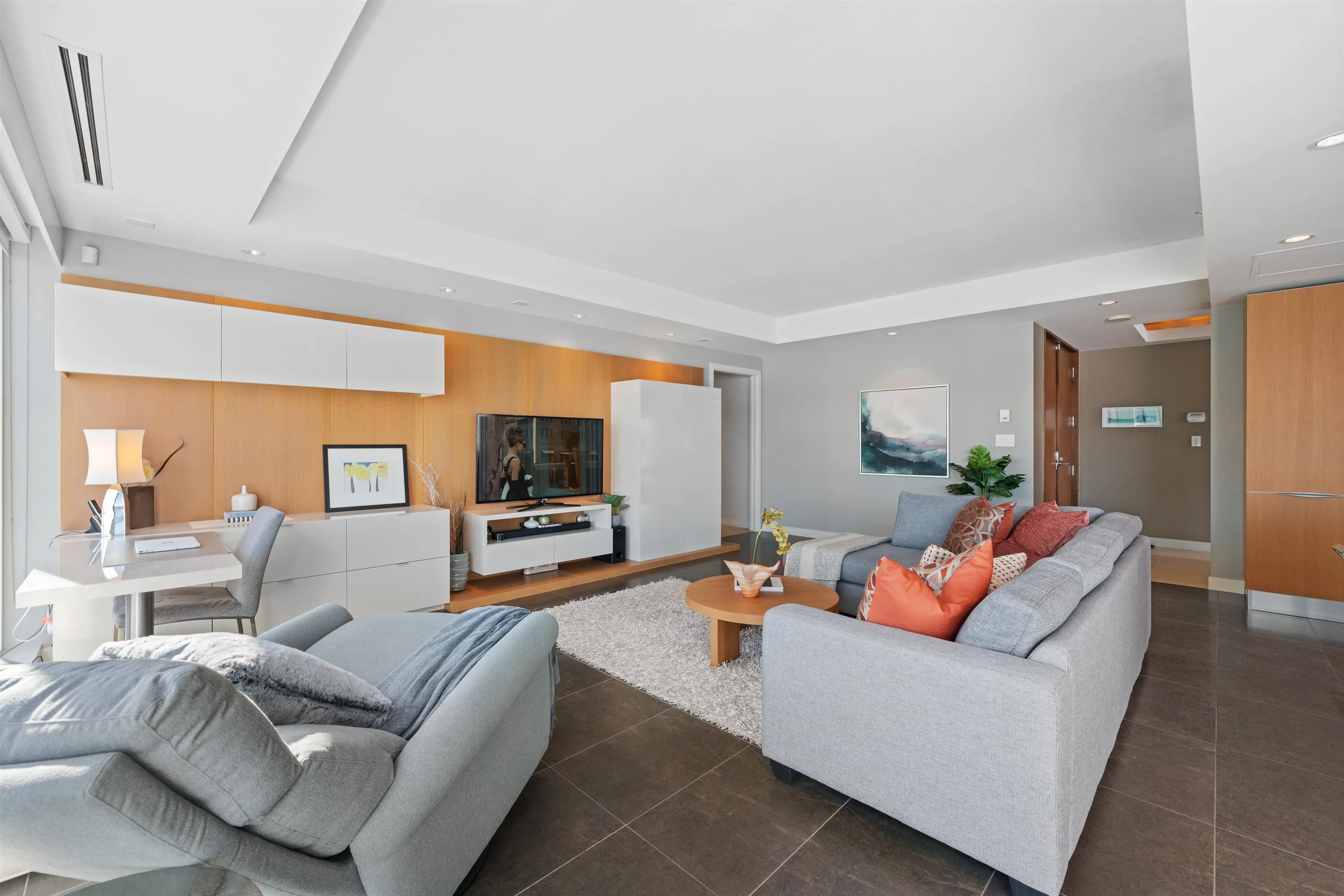 2202 1139 W Cordova Street
