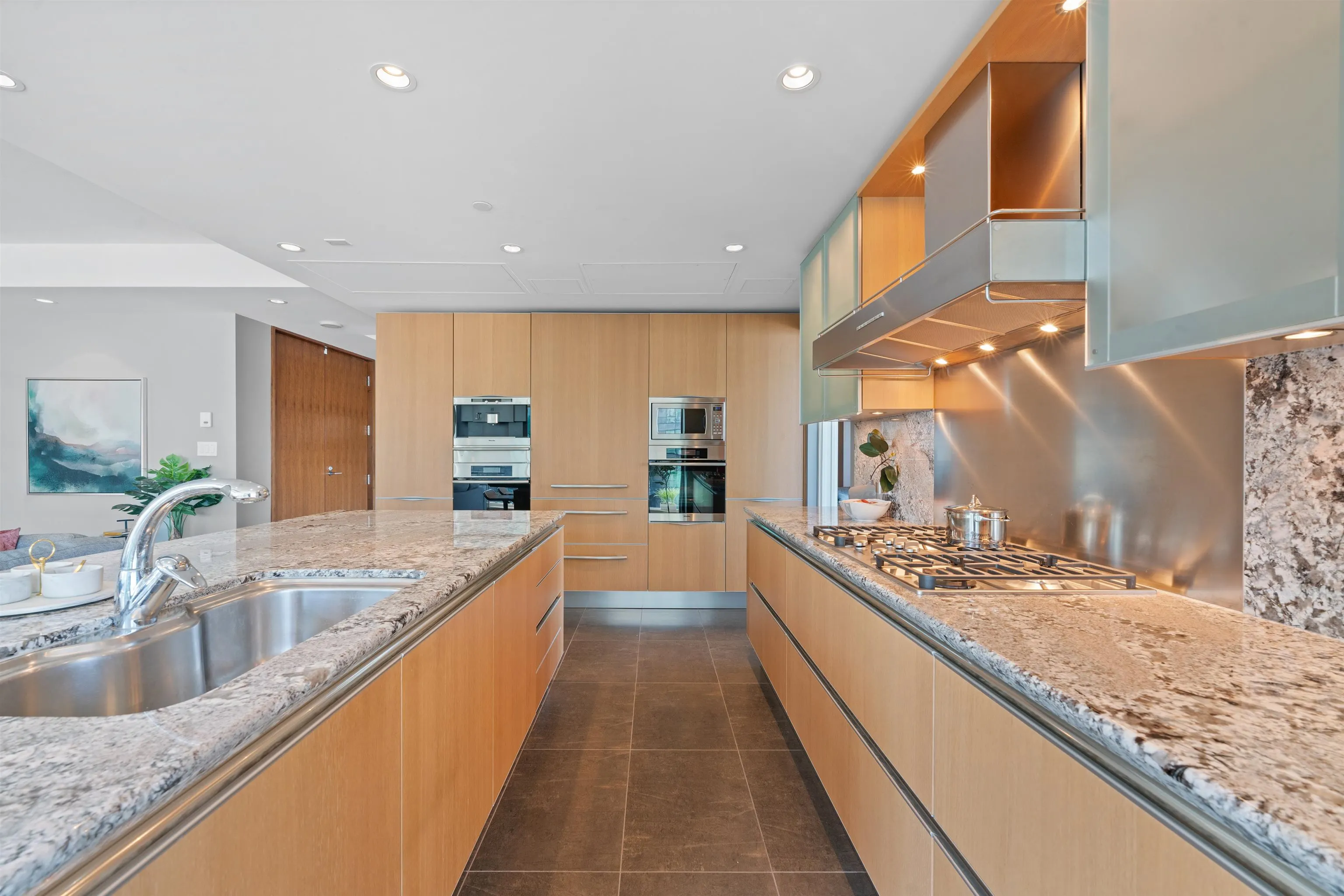 2202 1139 W Cordova Street