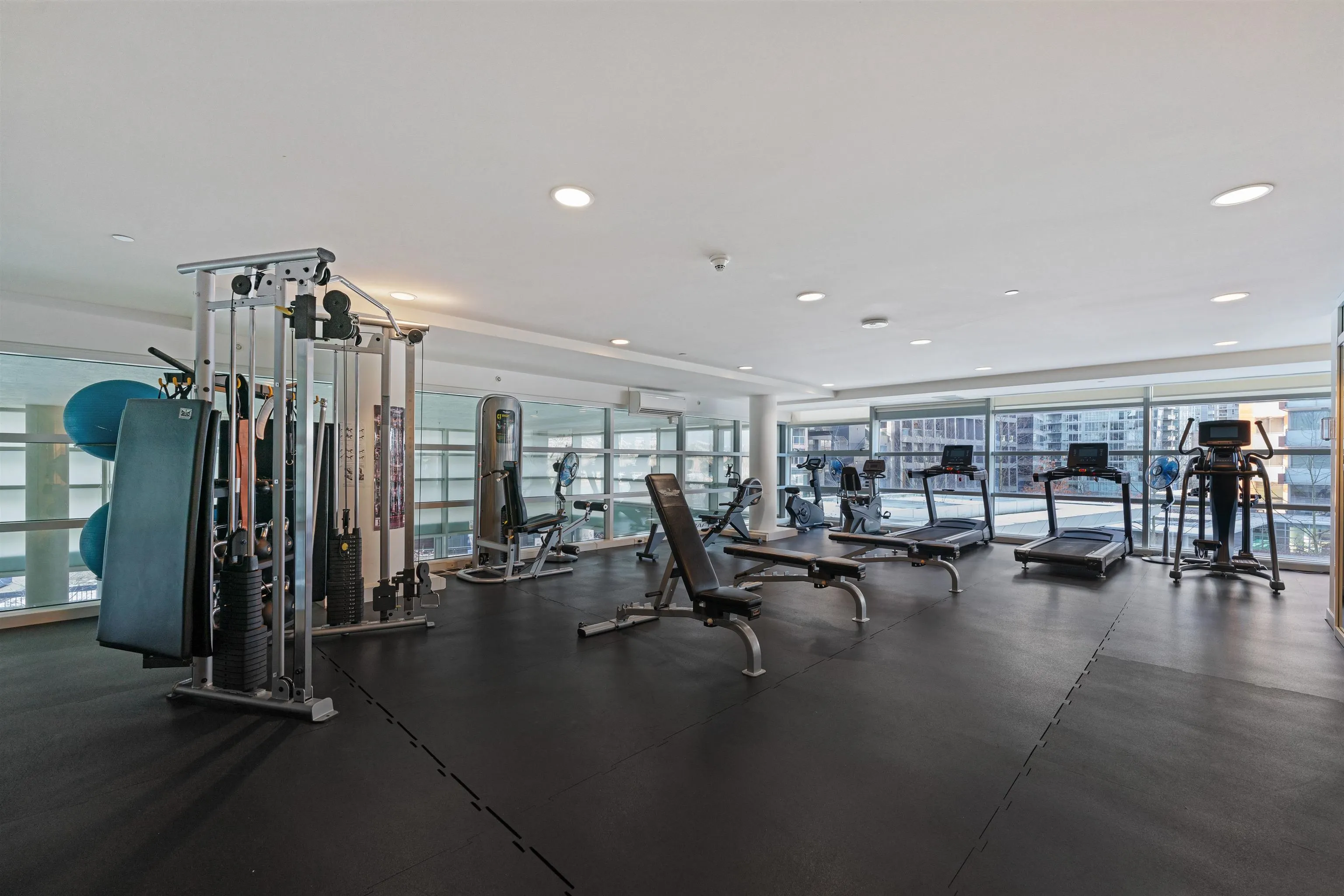 2202 1139 W Cordova Street