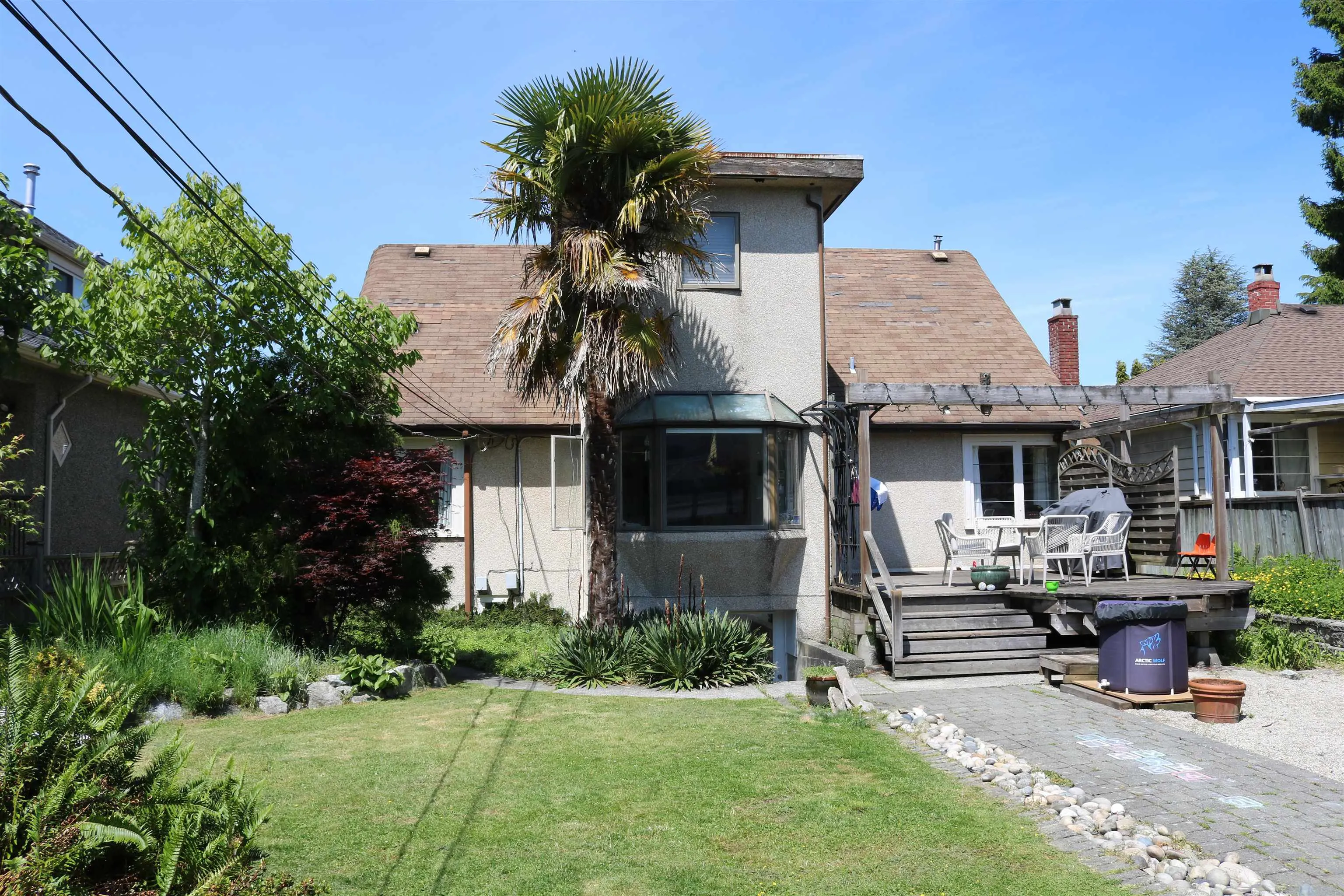 158 W King Edward Avenue