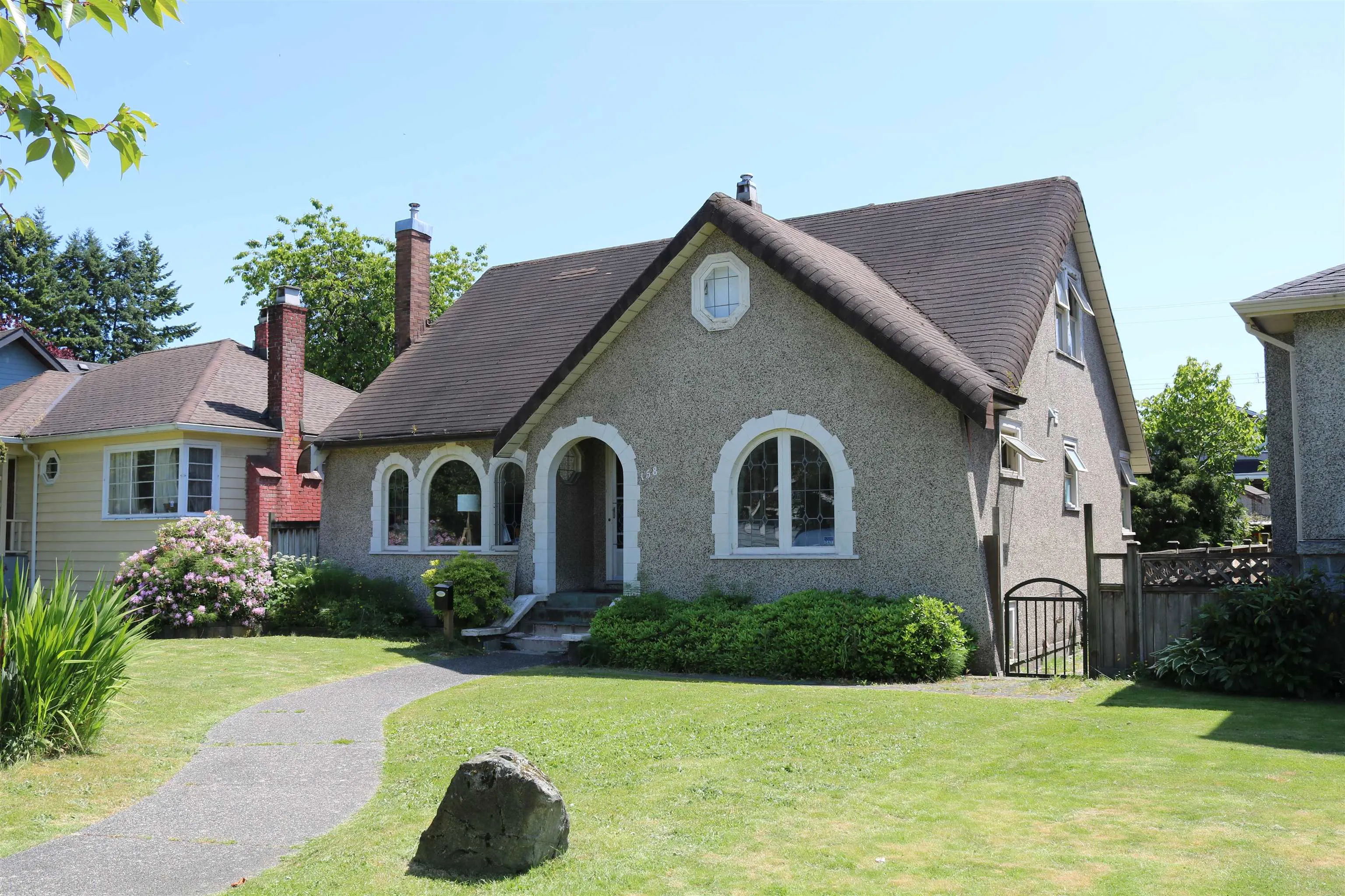 158 W King Edward Avenue