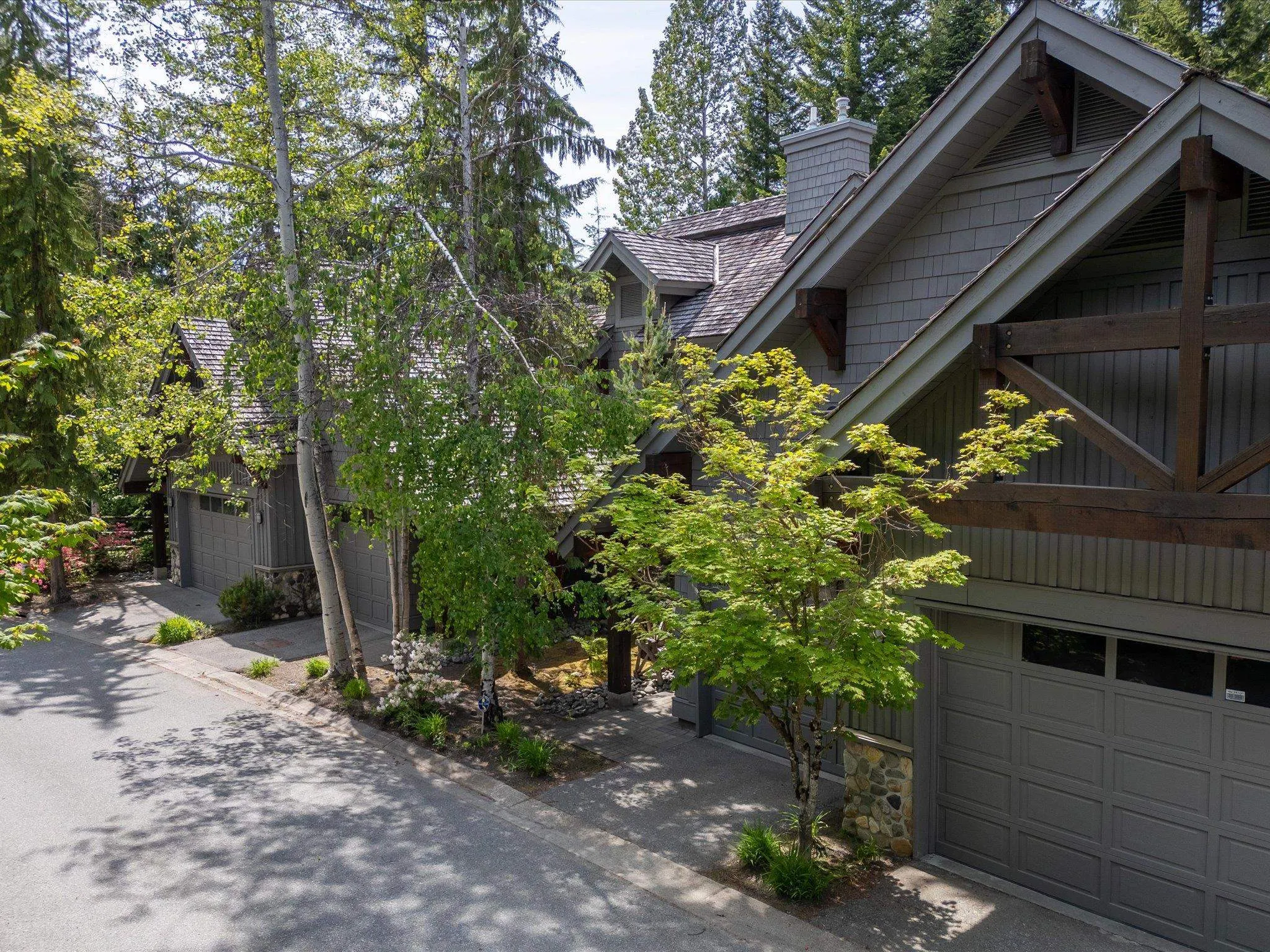 3 4668 Blackcomb Way