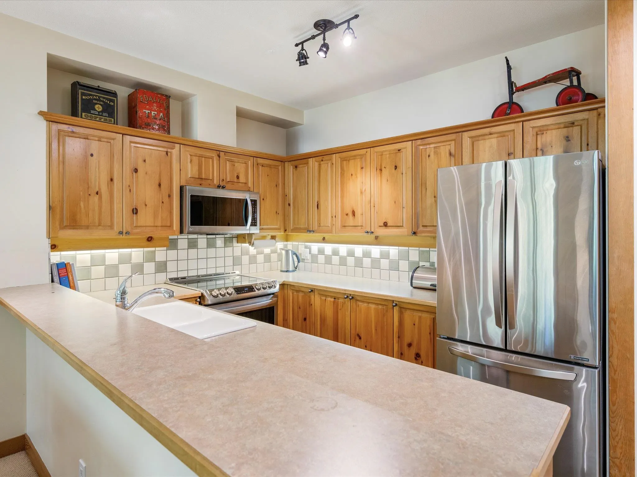 3 4668 Blackcomb Way