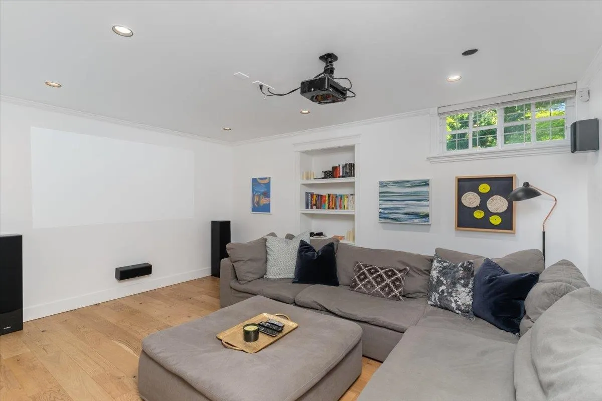 1910 Quilchena Crescent