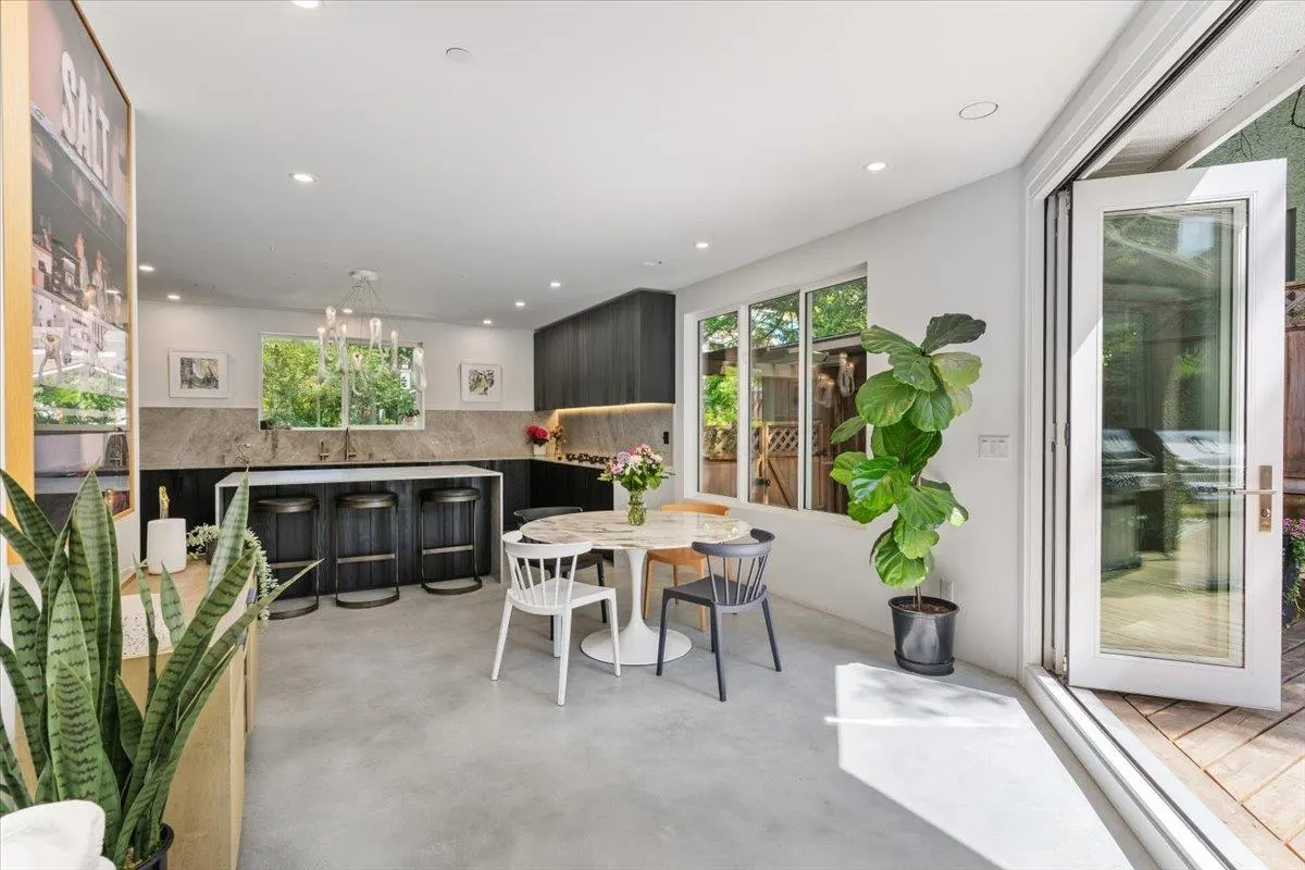 1910 Quilchena Crescent