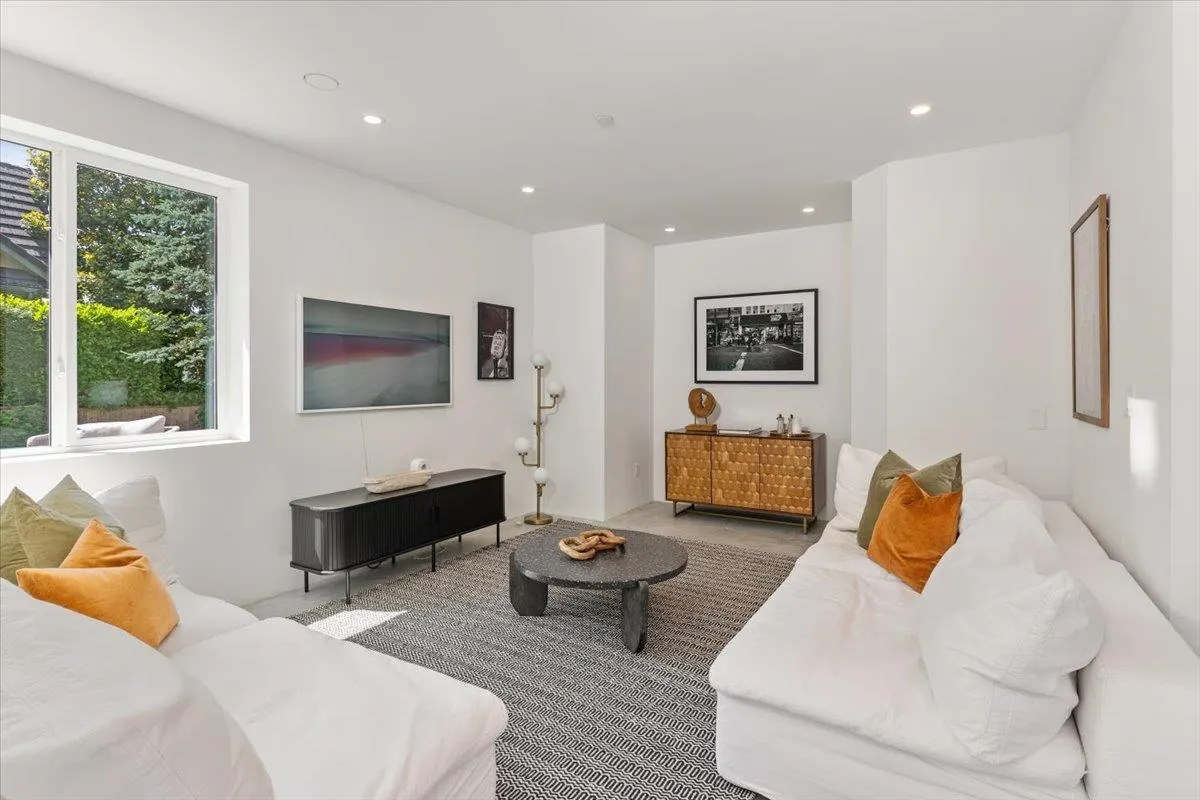 1910 Quilchena Crescent