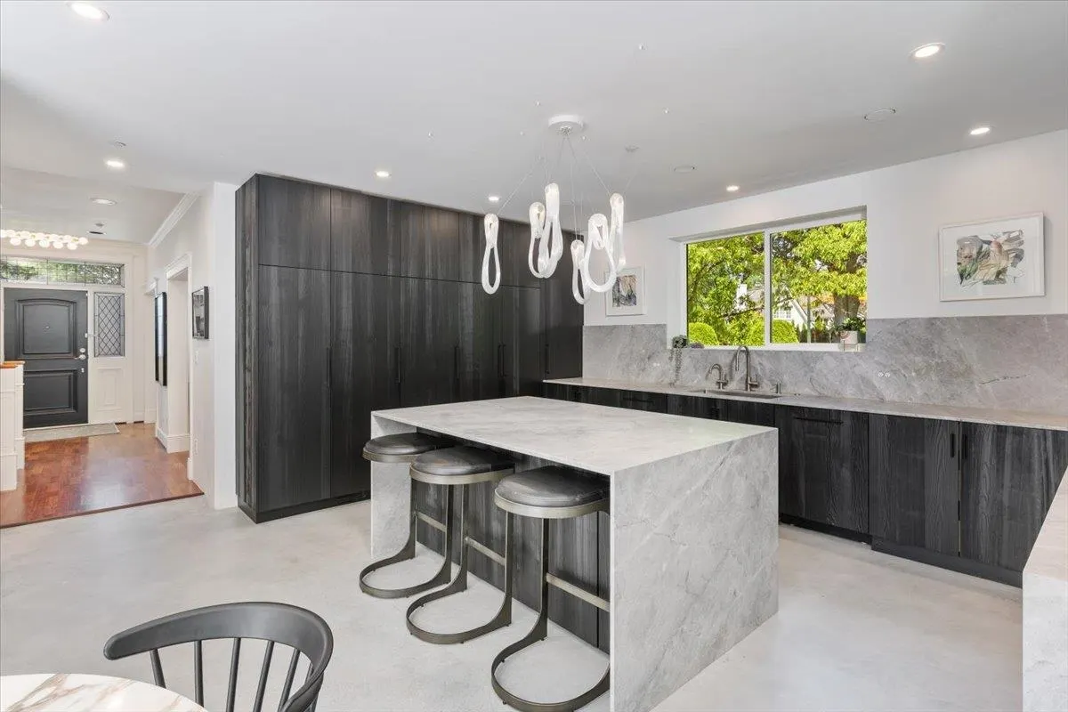1910 Quilchena Crescent