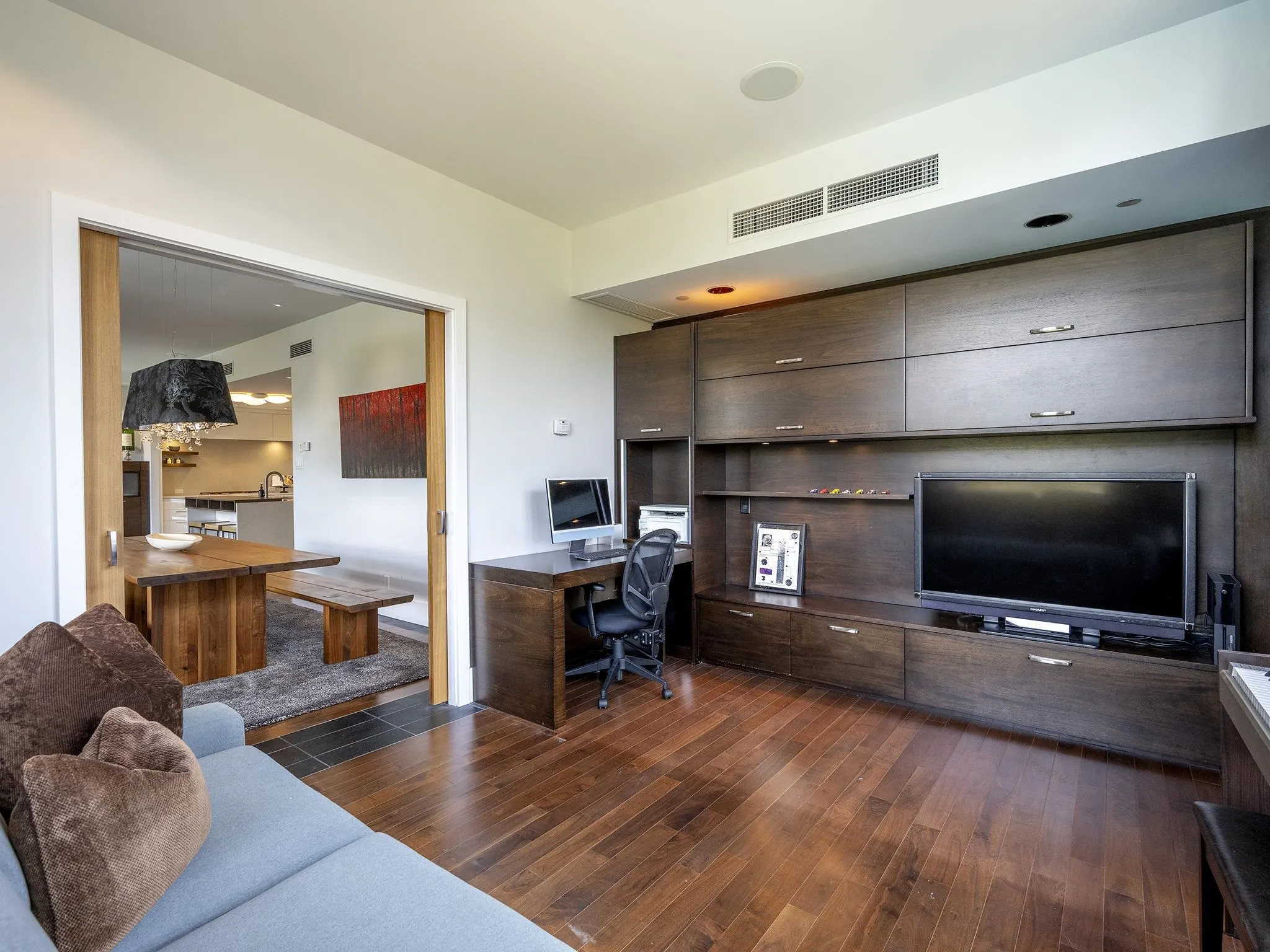 33 4617 Blackcomb Way