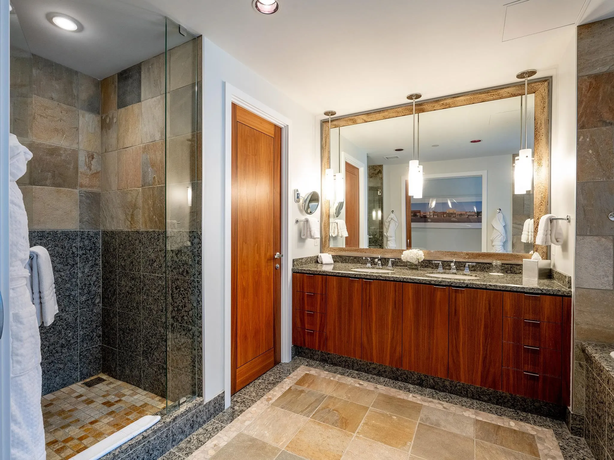 33 4617 Blackcomb Way