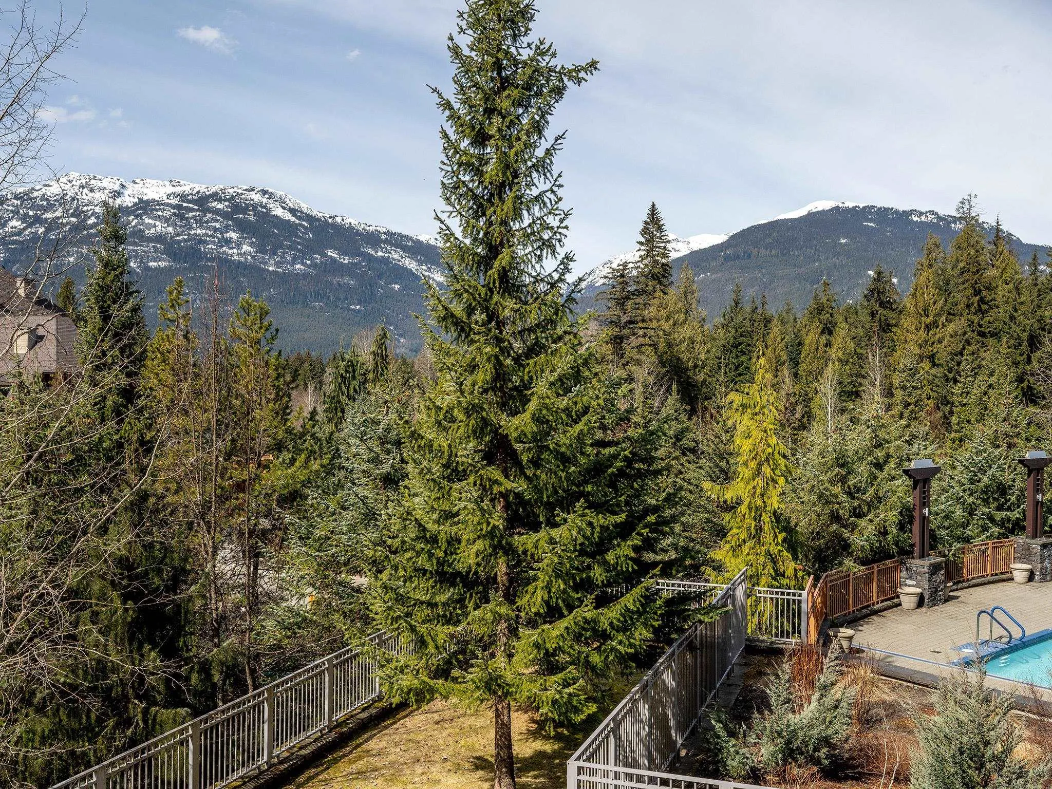 33 4617 Blackcomb Way
