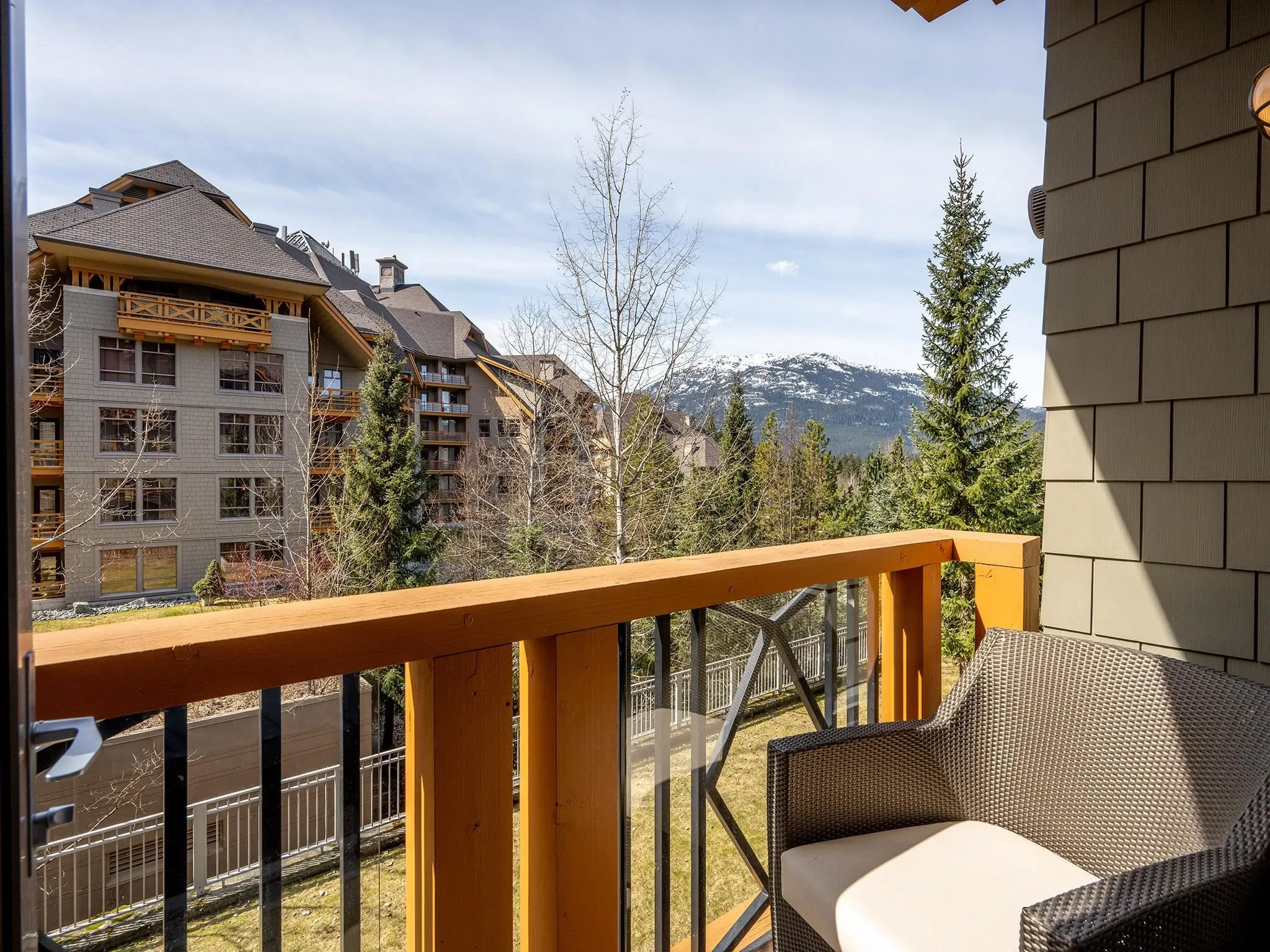 33 4617 Blackcomb Way