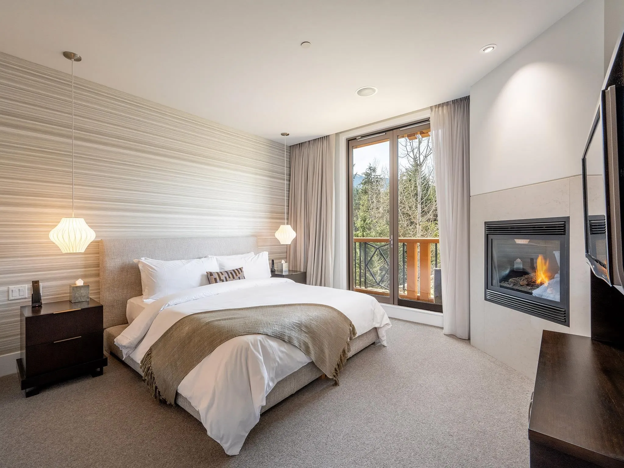 33 4617 Blackcomb Way
