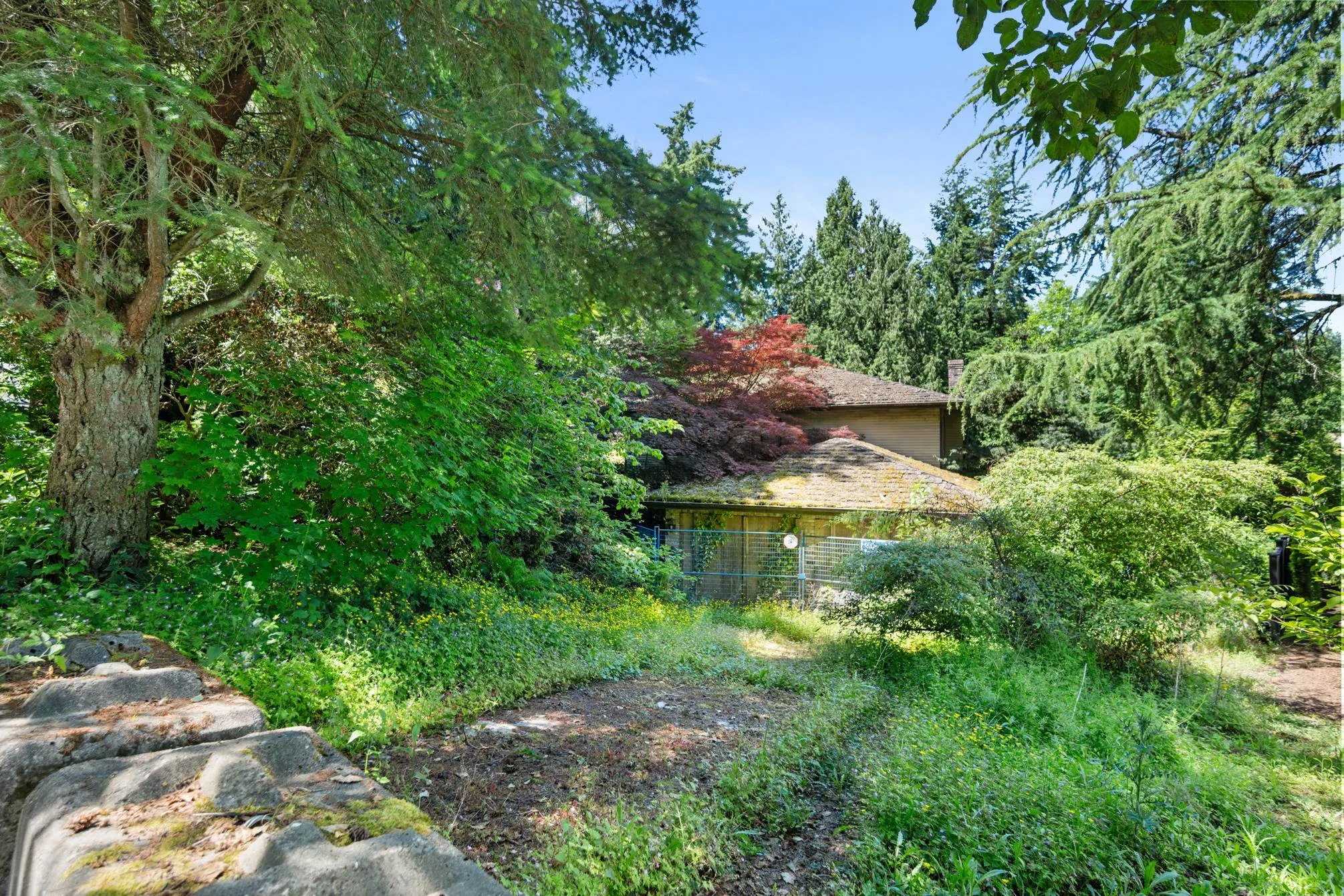 14069 26a Avenue