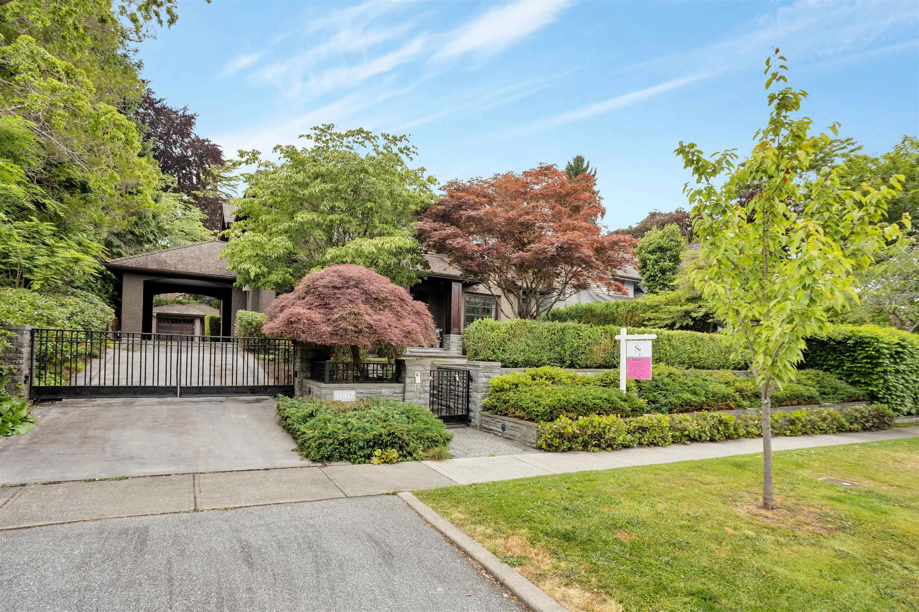 1807 Acadia Road