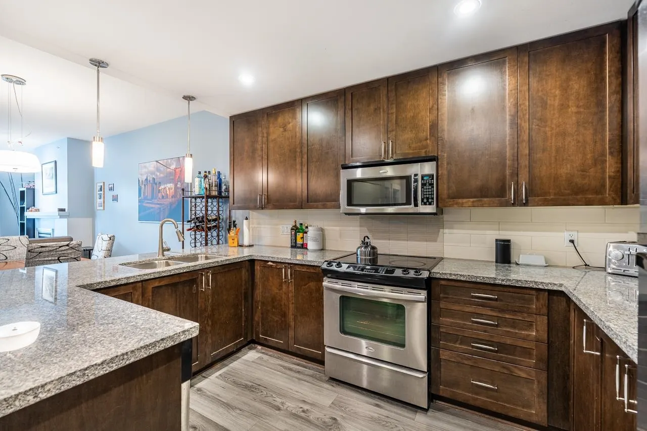 414 2368 Marpole Avenue