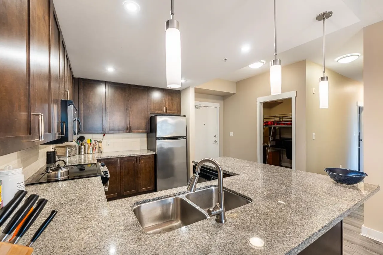 414 2368 Marpole Avenue