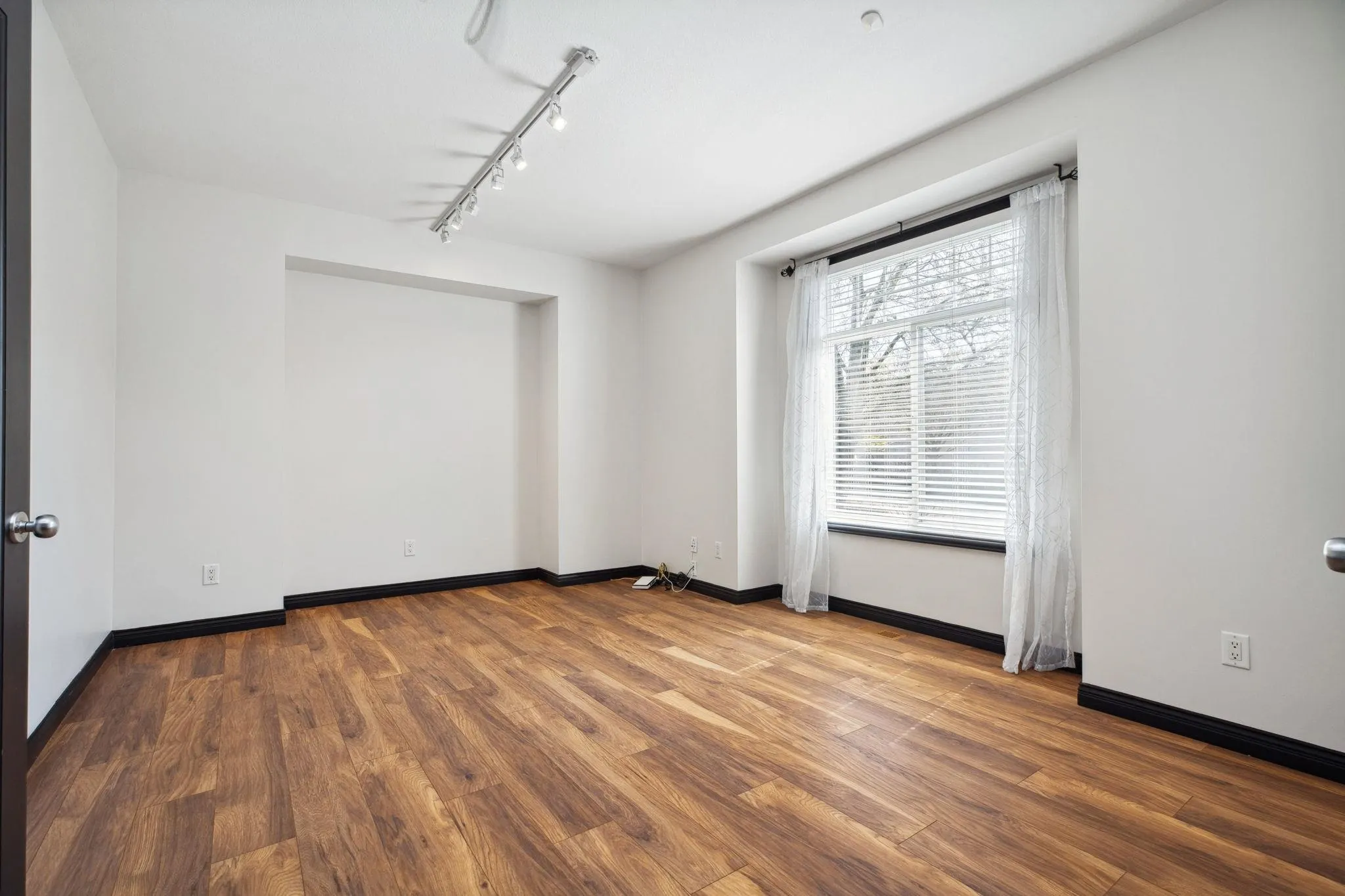 1069 Dominion Avenue