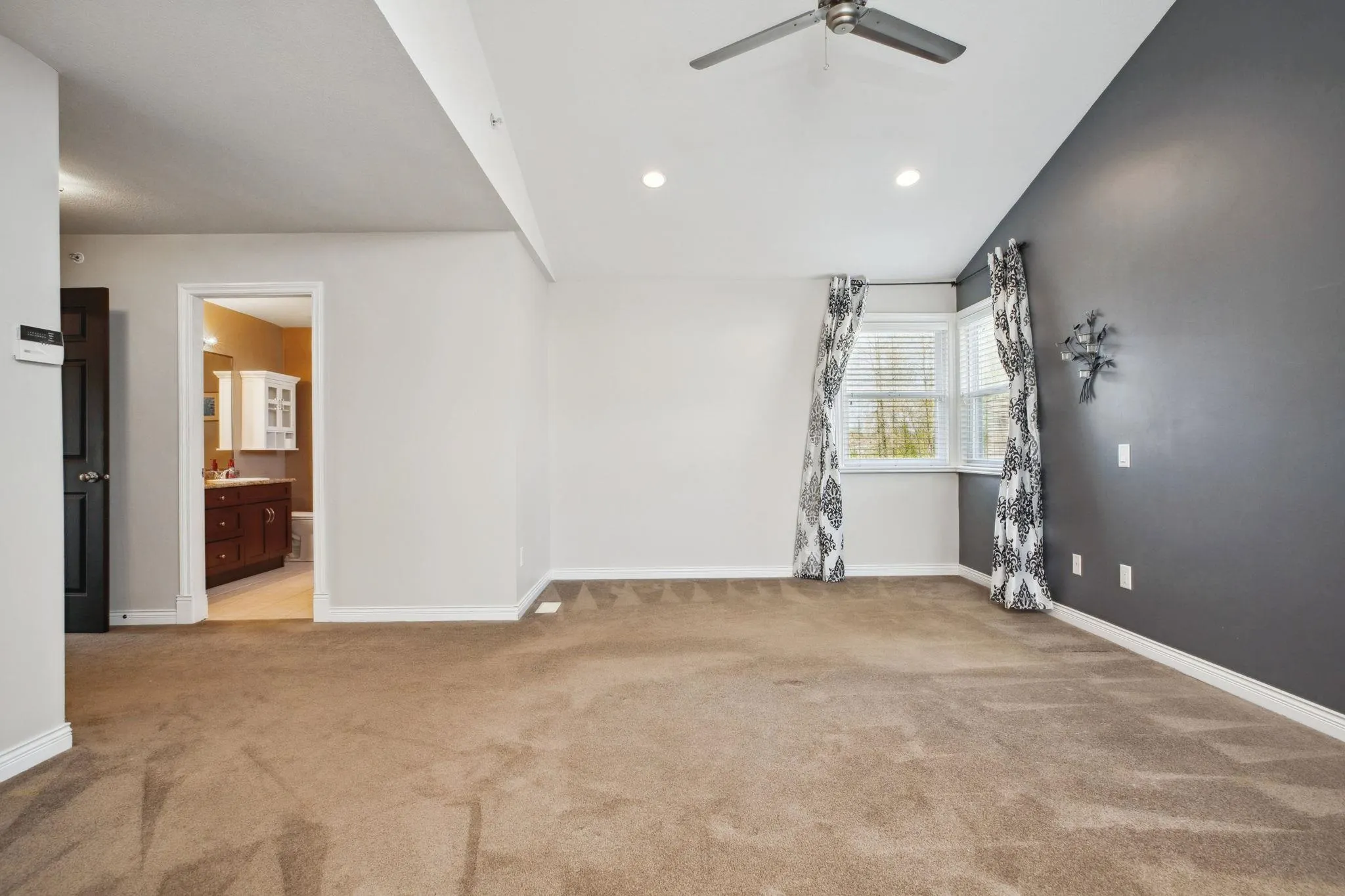 1069 Dominion Avenue