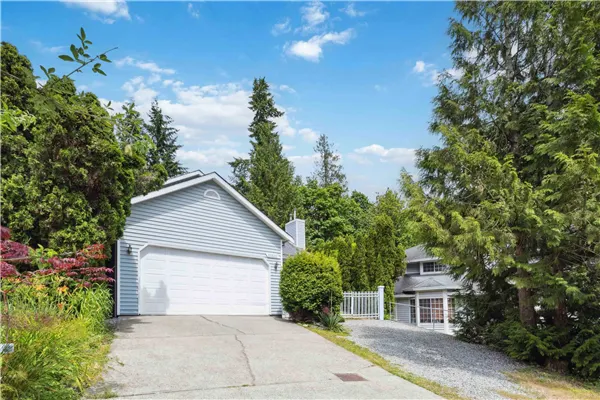 22537 Brickwood Close